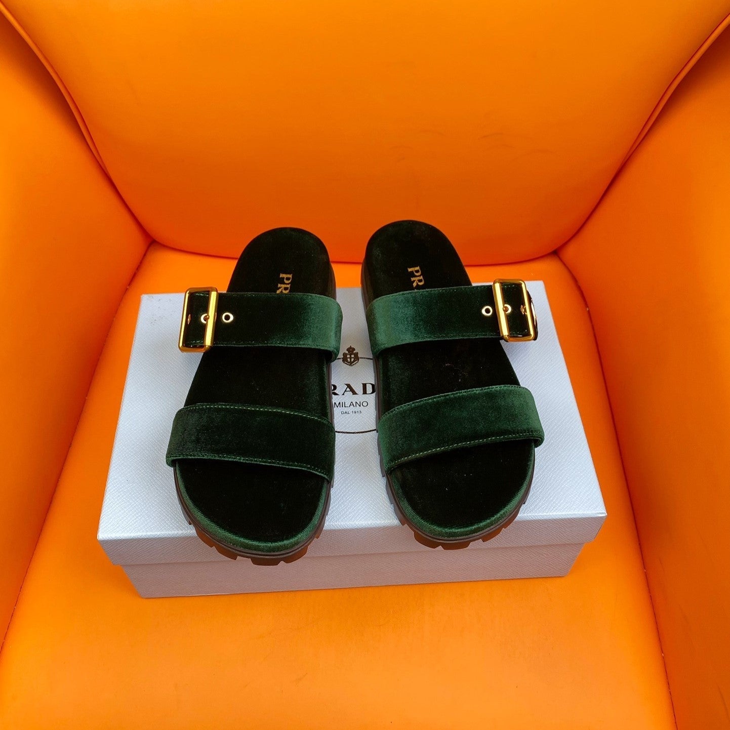 Pra Slides 10 Velvet Laurent Green