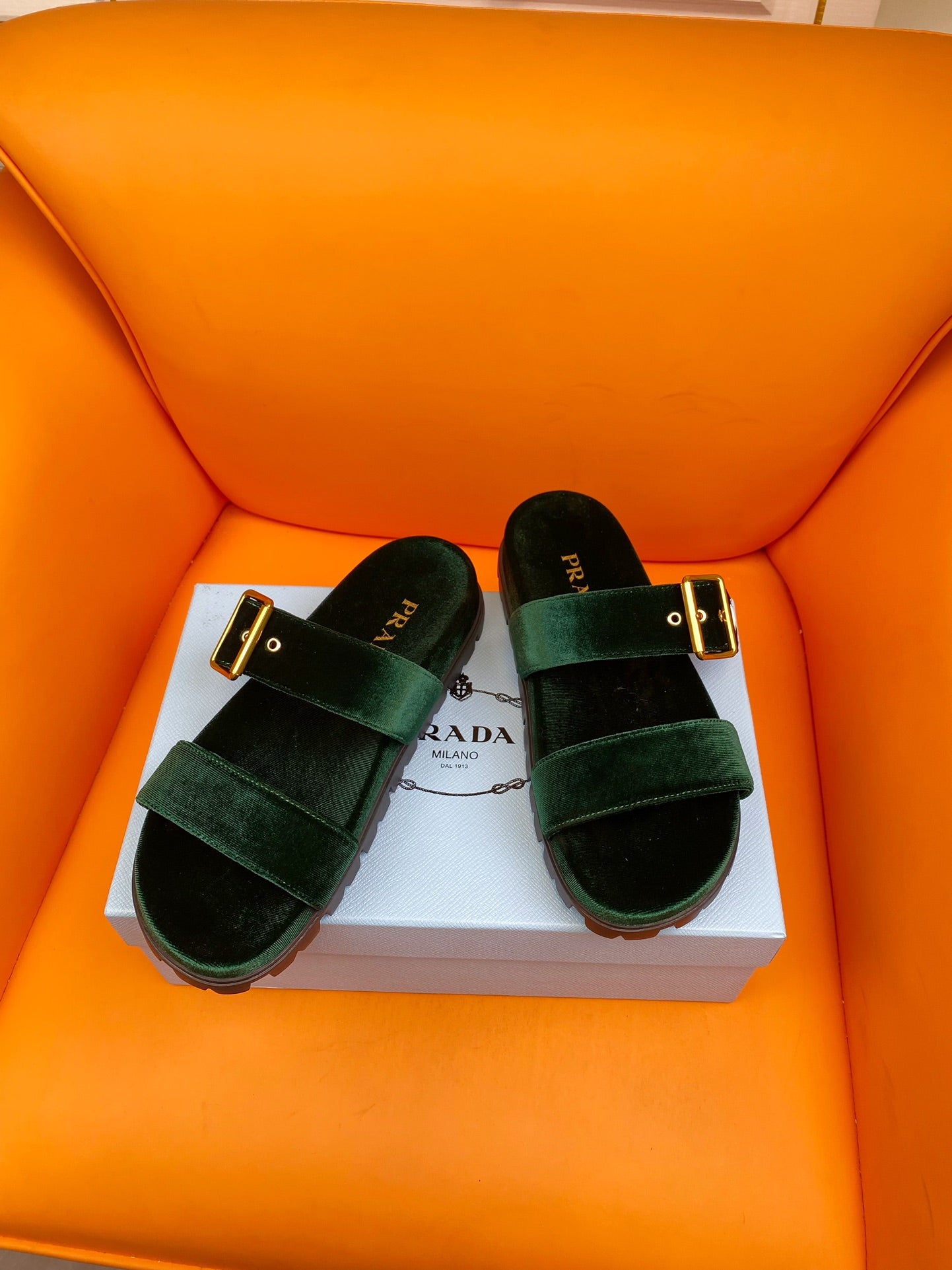 Pra Slides 10 Velvet Laurent Green