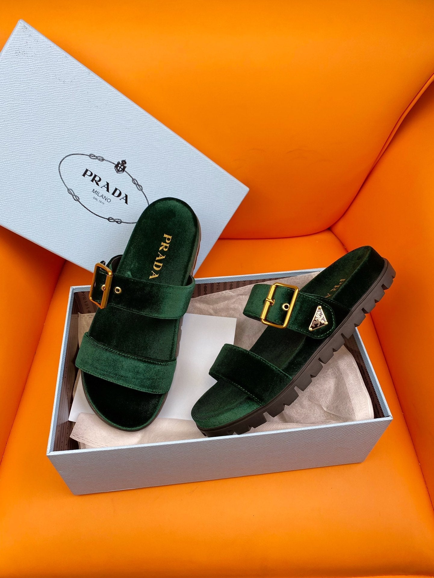 Pra Slides 10 Velvet Laurent Green