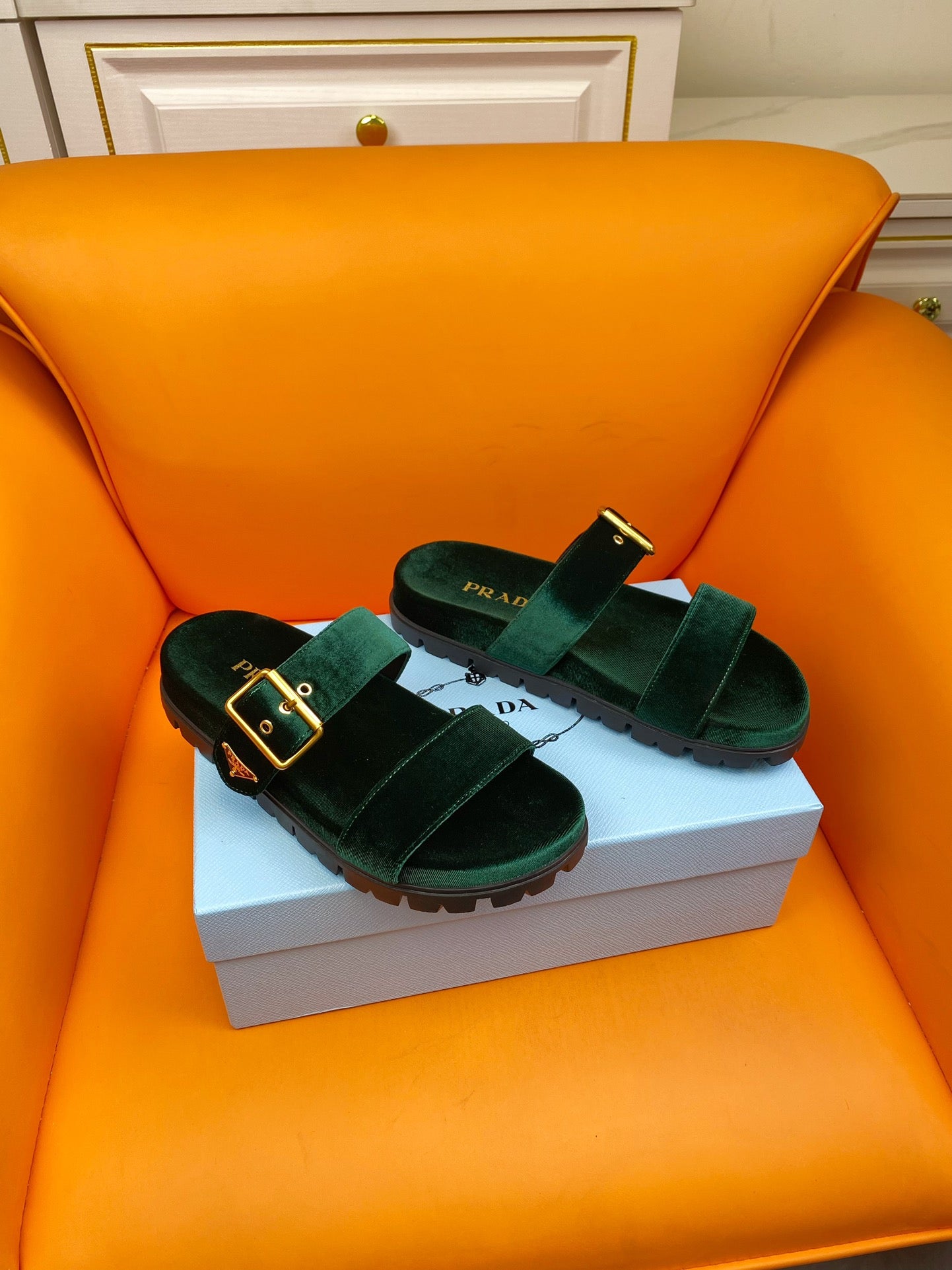 Pra Slides 10 Velvet Laurent Green