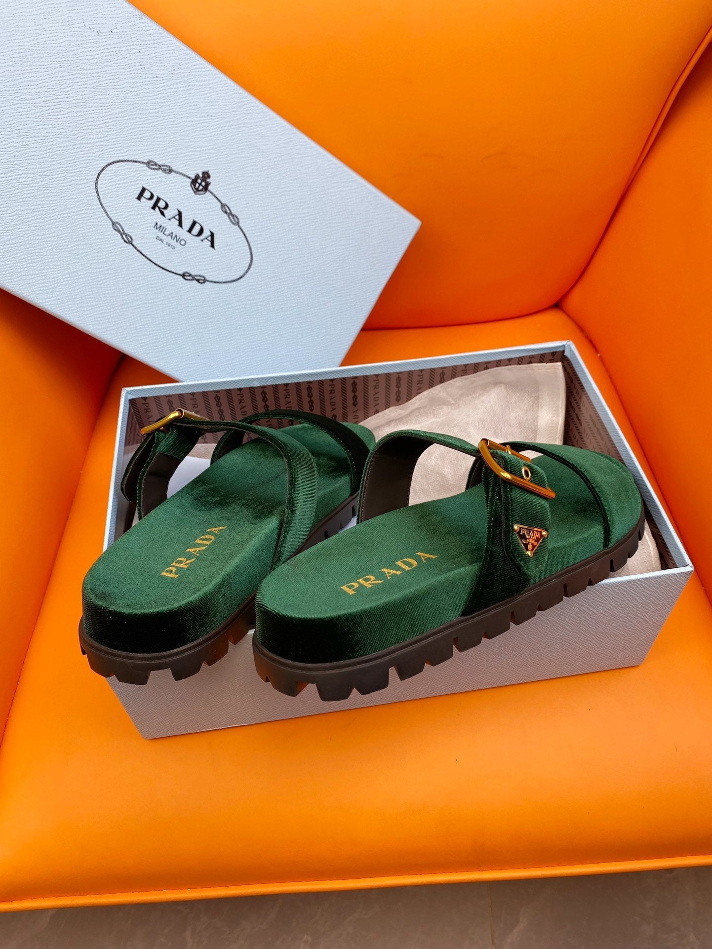 Pra Slides 10 Velvet Laurent Green