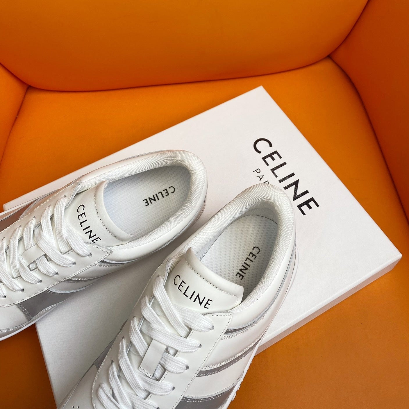 TRAINER LOW LACE-UP SNEAKER IN CALFSKIN OPTIC WHITE SILVER