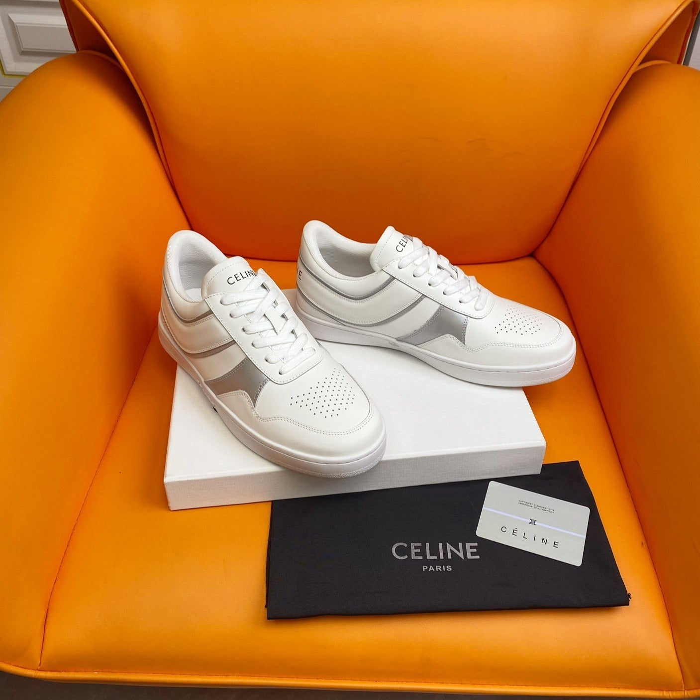 TRAINER LOW LACE-UP SNEAKER IN CALFSKIN OPTIC WHITE SILVER