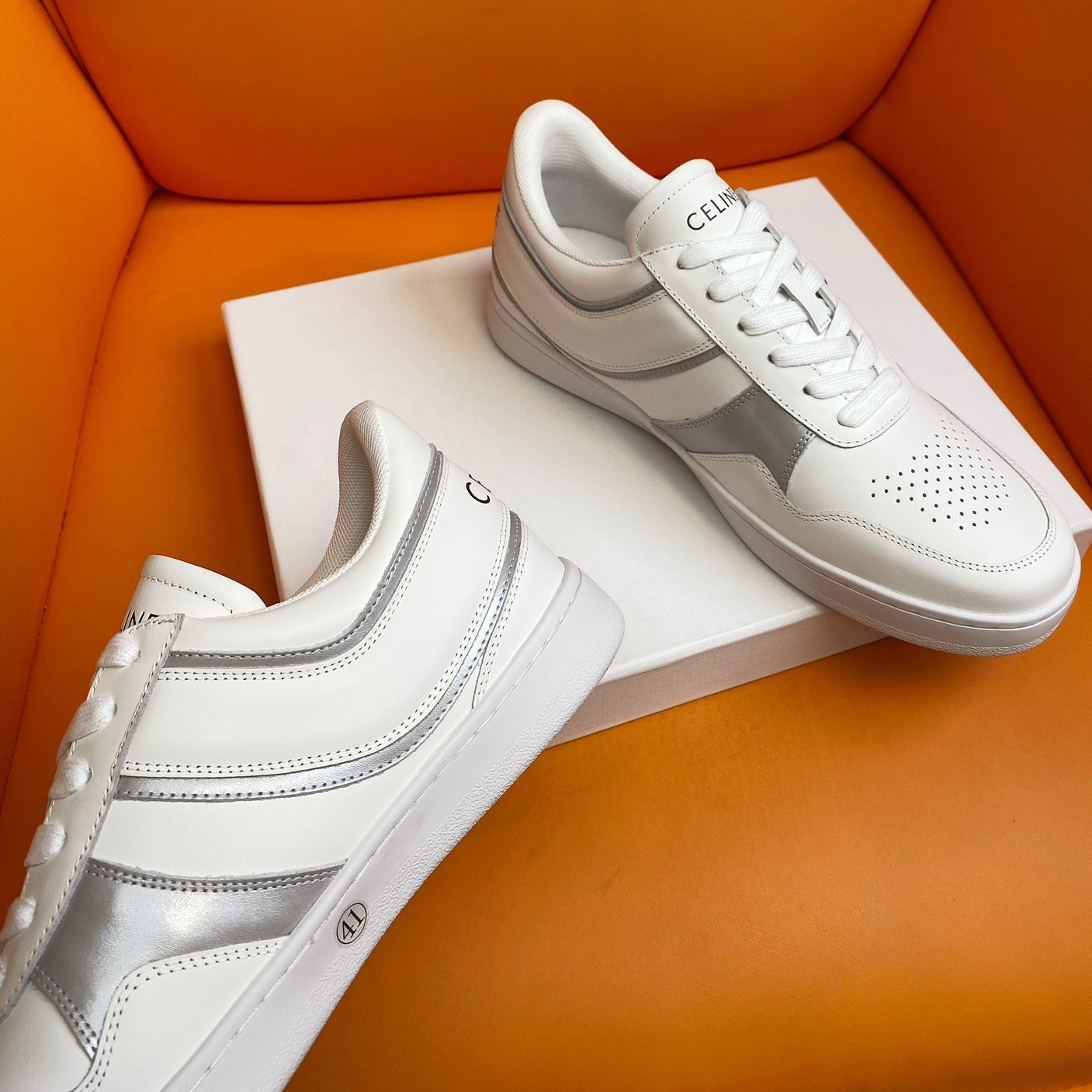 TRAINER LOW LACE-UP SNEAKER IN CALFSKIN OPTIC WHITE SILVER