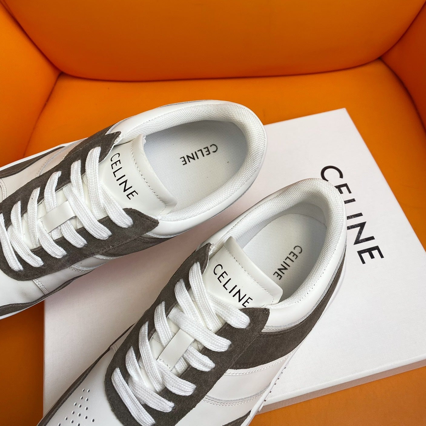 TRAINER LOW LACE-UP SNEAKER IN CALFSKIN OPTIC WHITE GRAY