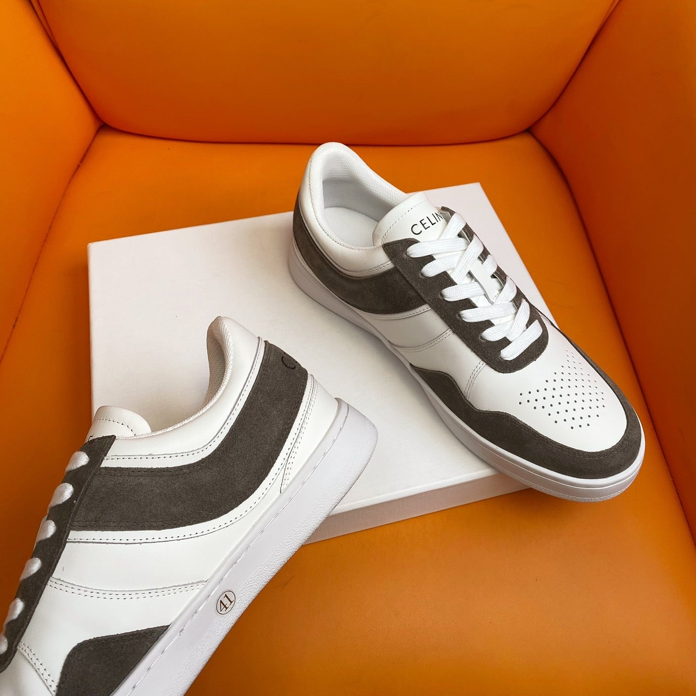 TRAINER LOW LACE-UP SNEAKER IN CALFSKIN OPTIC WHITE GRAY