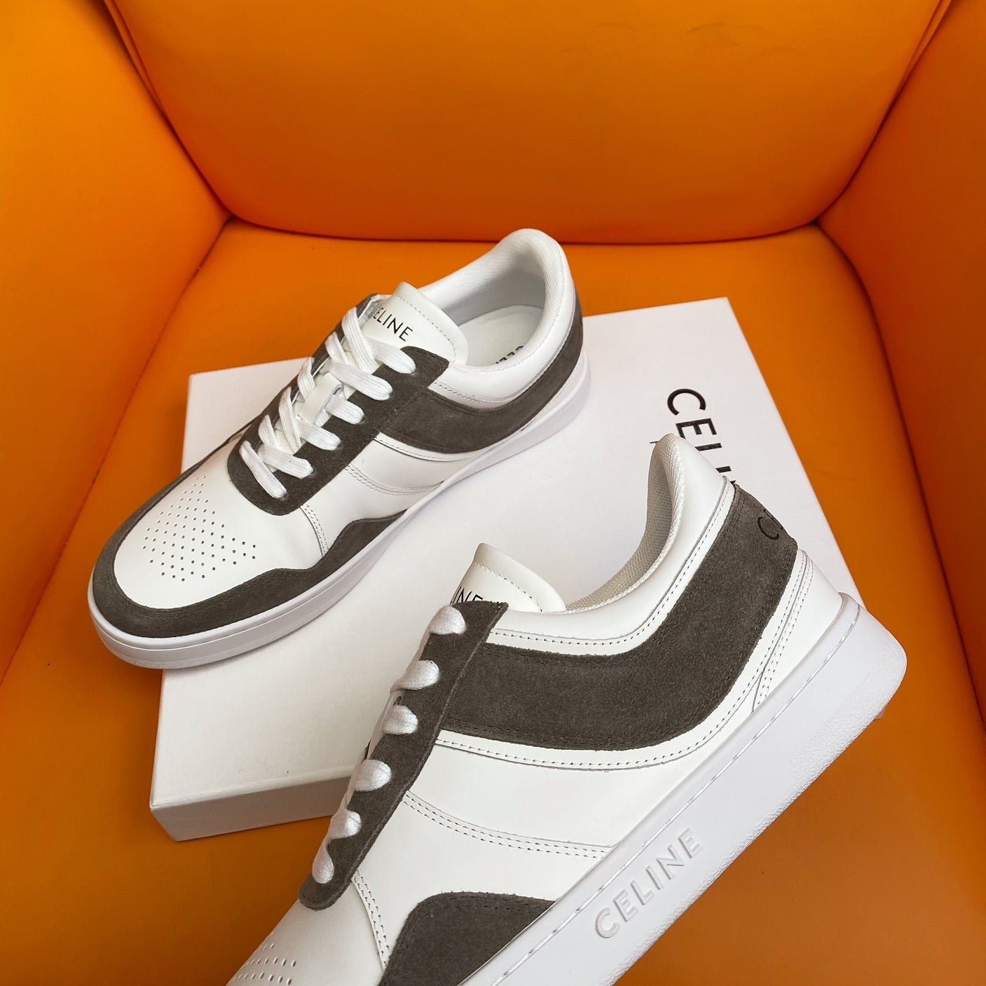 TRAINER LOW LACE-UP SNEAKER IN CALFSKIN OPTIC WHITE GRAY