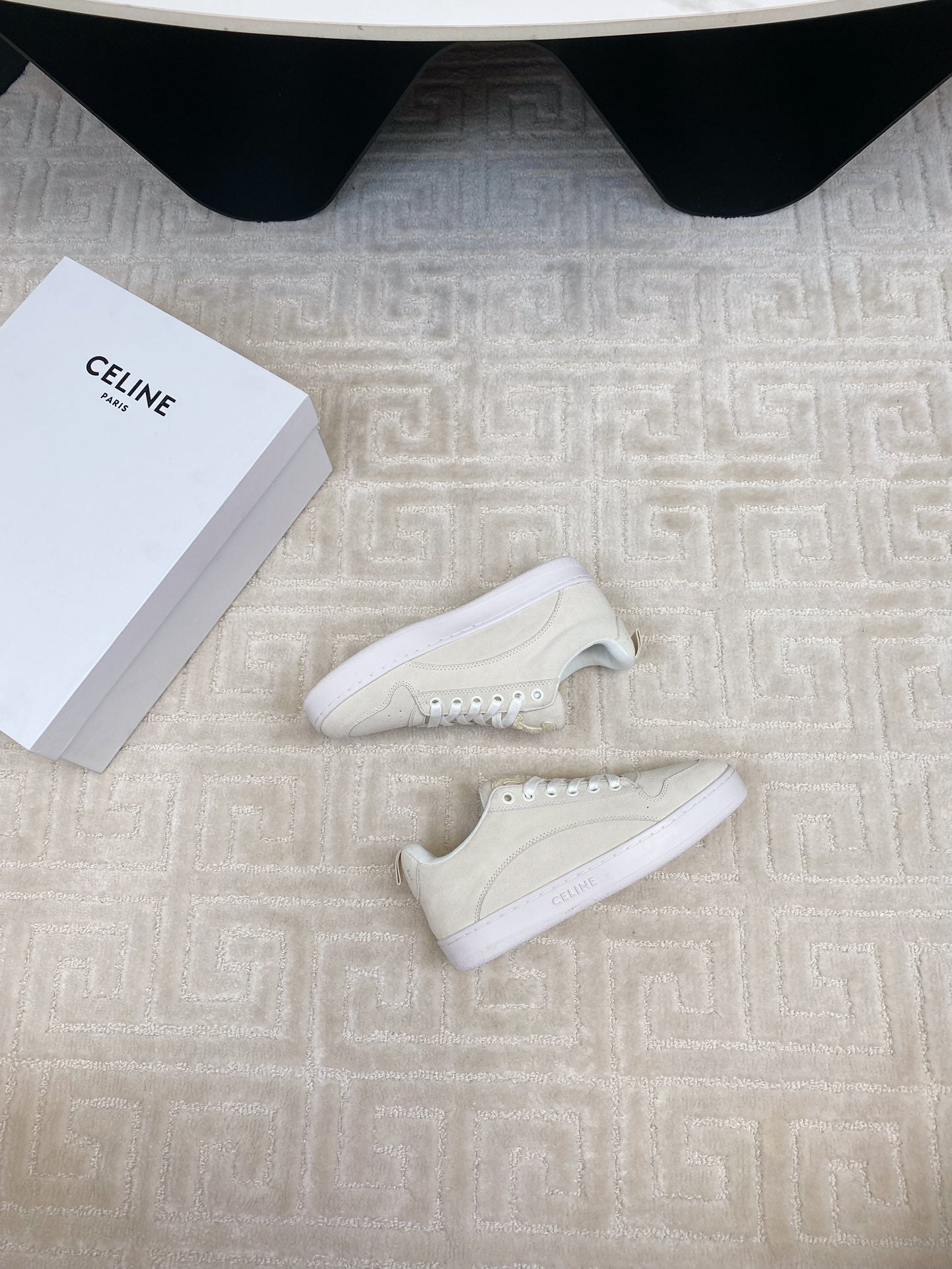 TRAINER SNEAKER IN ECRU TAN SUEDE