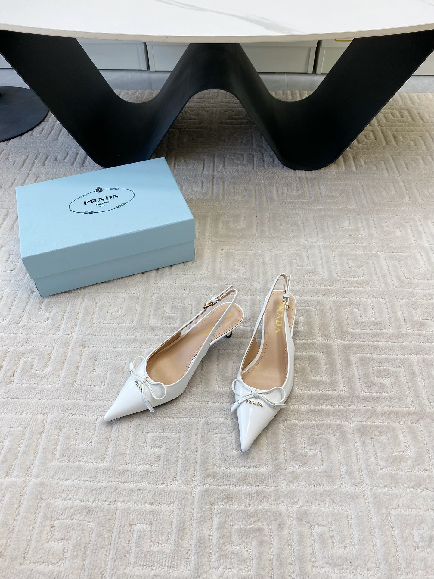 SLINGBACK PUMPS ATTACHED BOW IN WHITE GLOSSY CALFSKIN