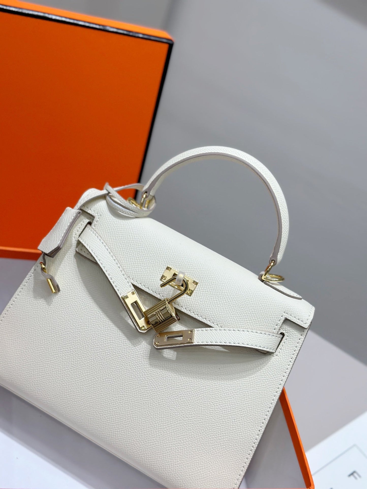 HM Kelly 25cm Cream Epsom Leather Gold Hardware