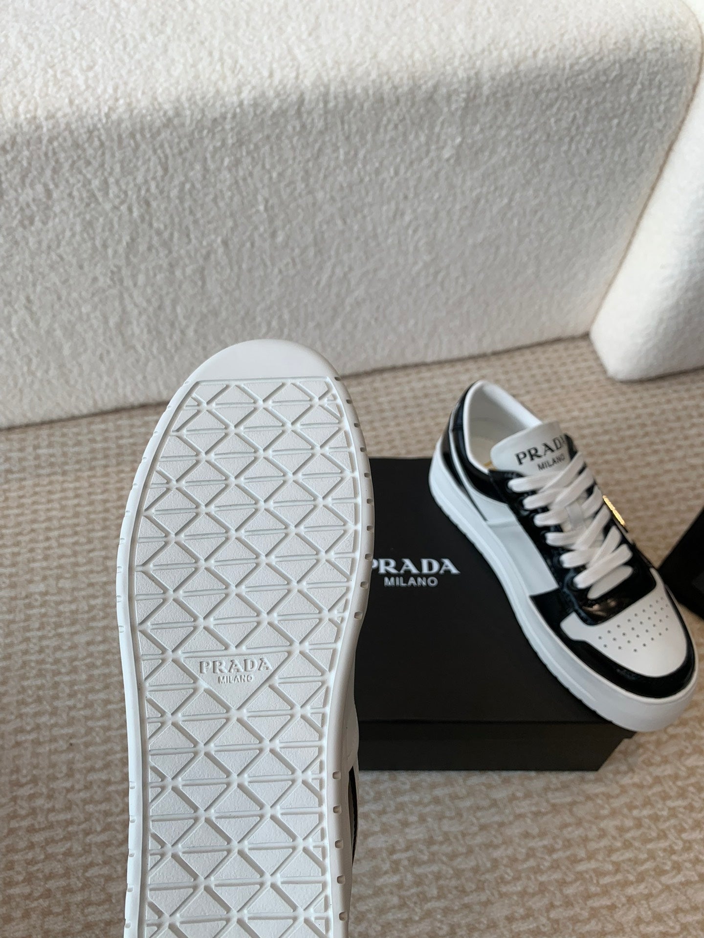 PRA DOWNTOWN BOLD SNEAKERS BLACK AND WHITE CALFSKIN