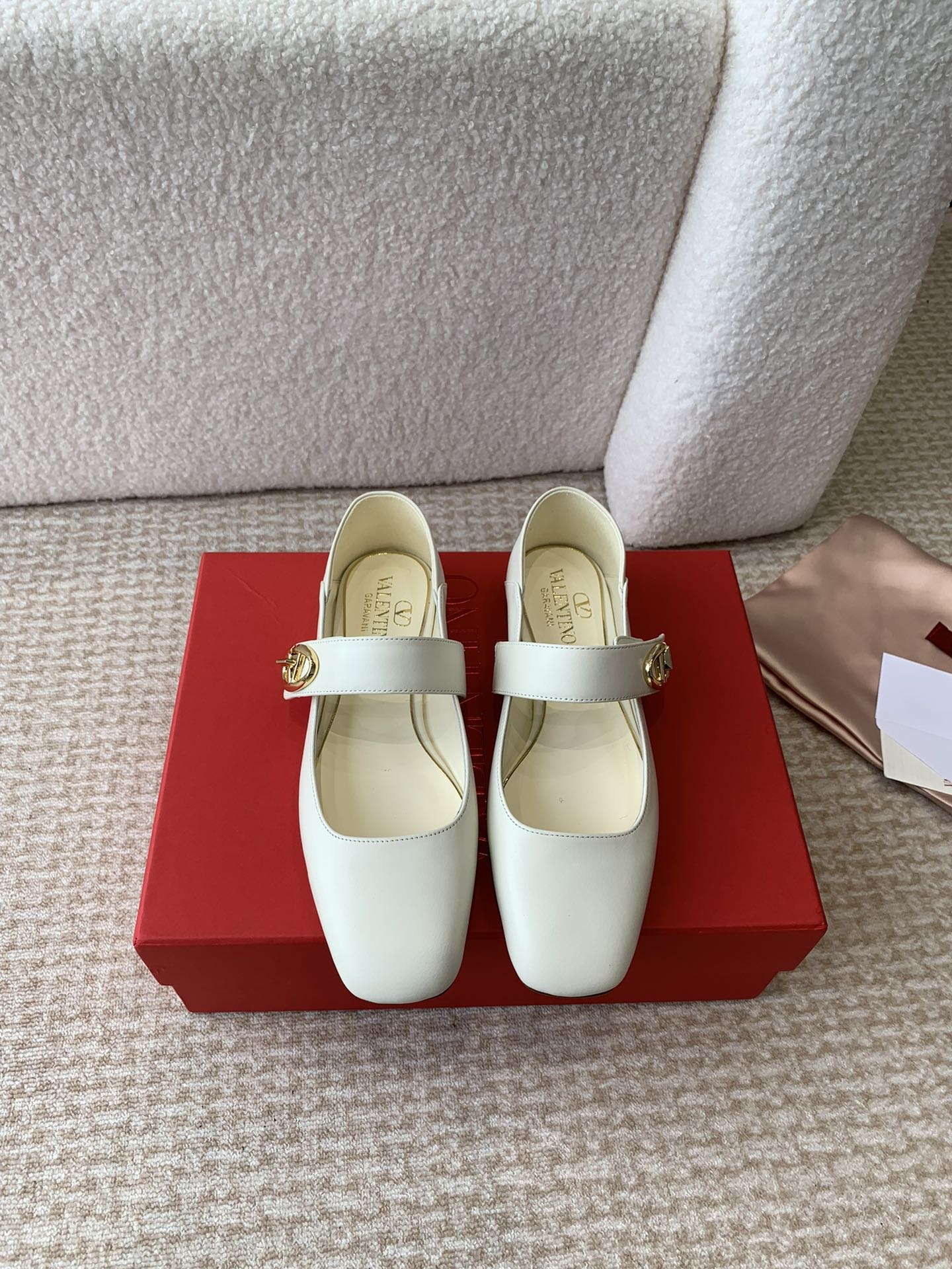 VLOGO LOCKER MARY-JANE BALLERINA IN WHITE CALFSKIN