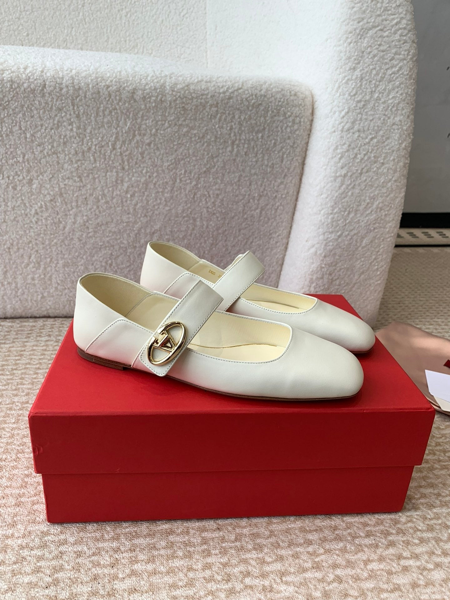 VLOGO LOCKER MARY-JANE BALLERINA IN WHITE CALFSKIN