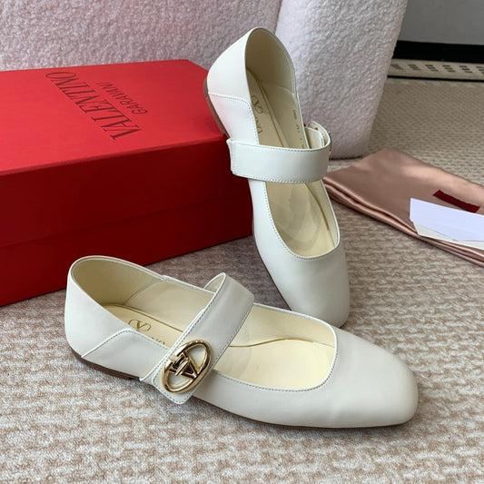 VLOGO LOCKER MARY-JANE BALLERINA IN WHITE CALFSKIN