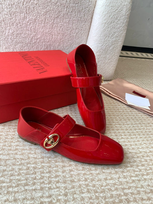 VLOGO LOCKER MARY-JANE BALLERINA IN CRIMSON RED CALFSKIN