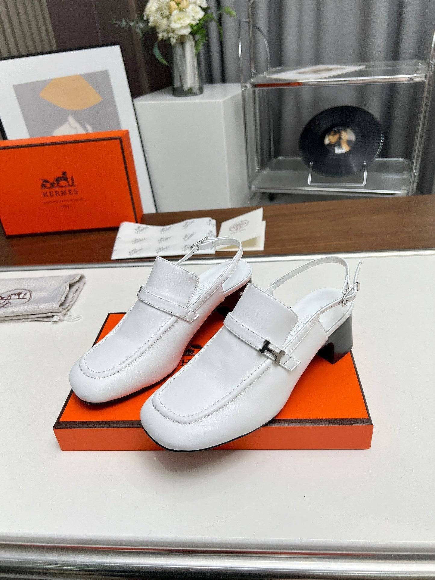 SQUARE TOE SLINGBACK SNOW CALFSKIN