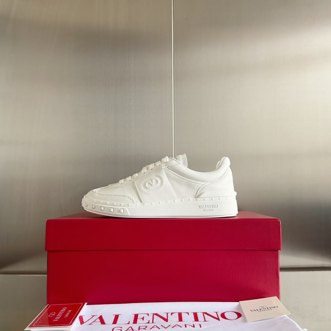 UPVILLAGE LOW TOP IN WHITE NAPPA LEATHER SNEAKER