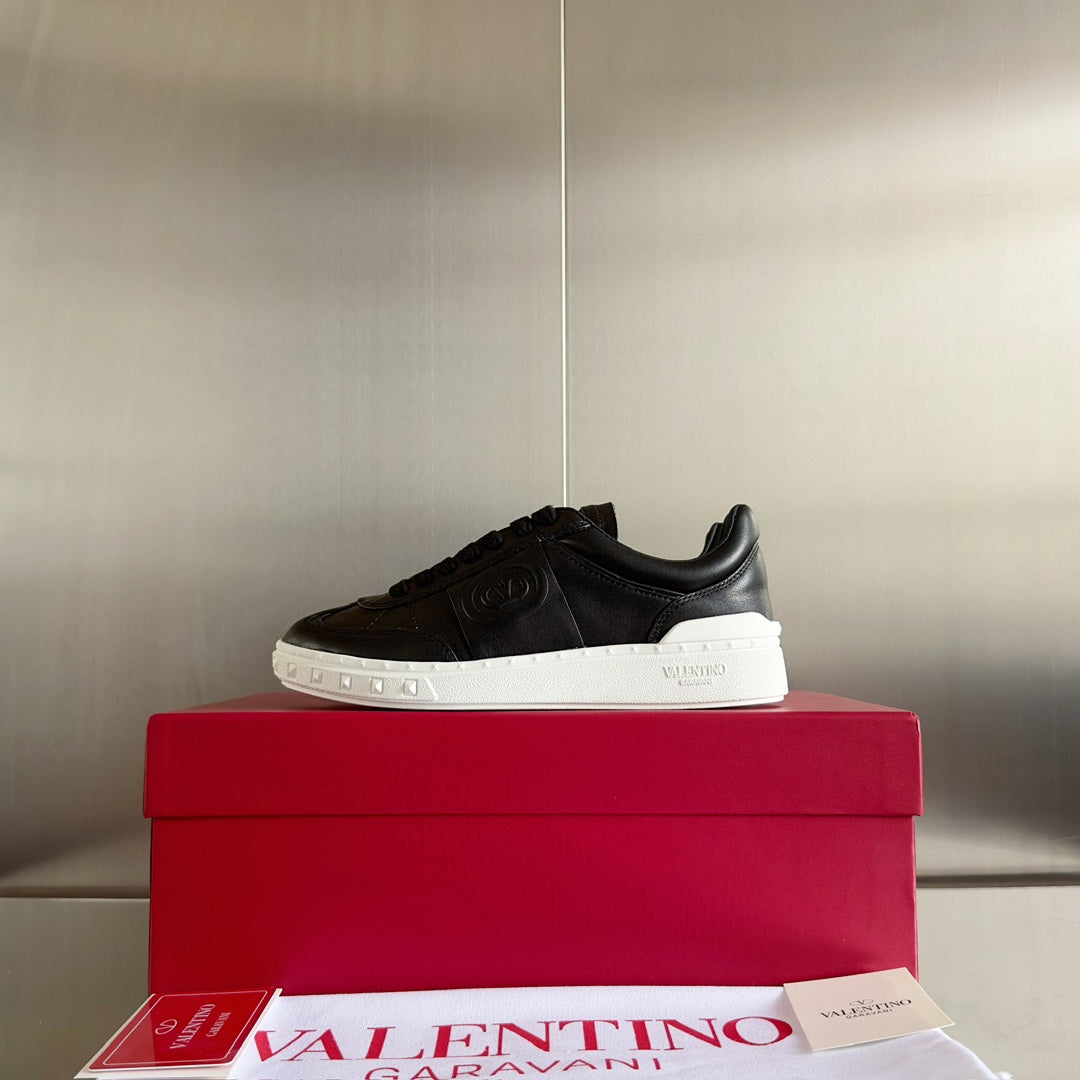 UPVILLAGE LOW TOP IN BLACK NAPPA LEATHER SNEAKER