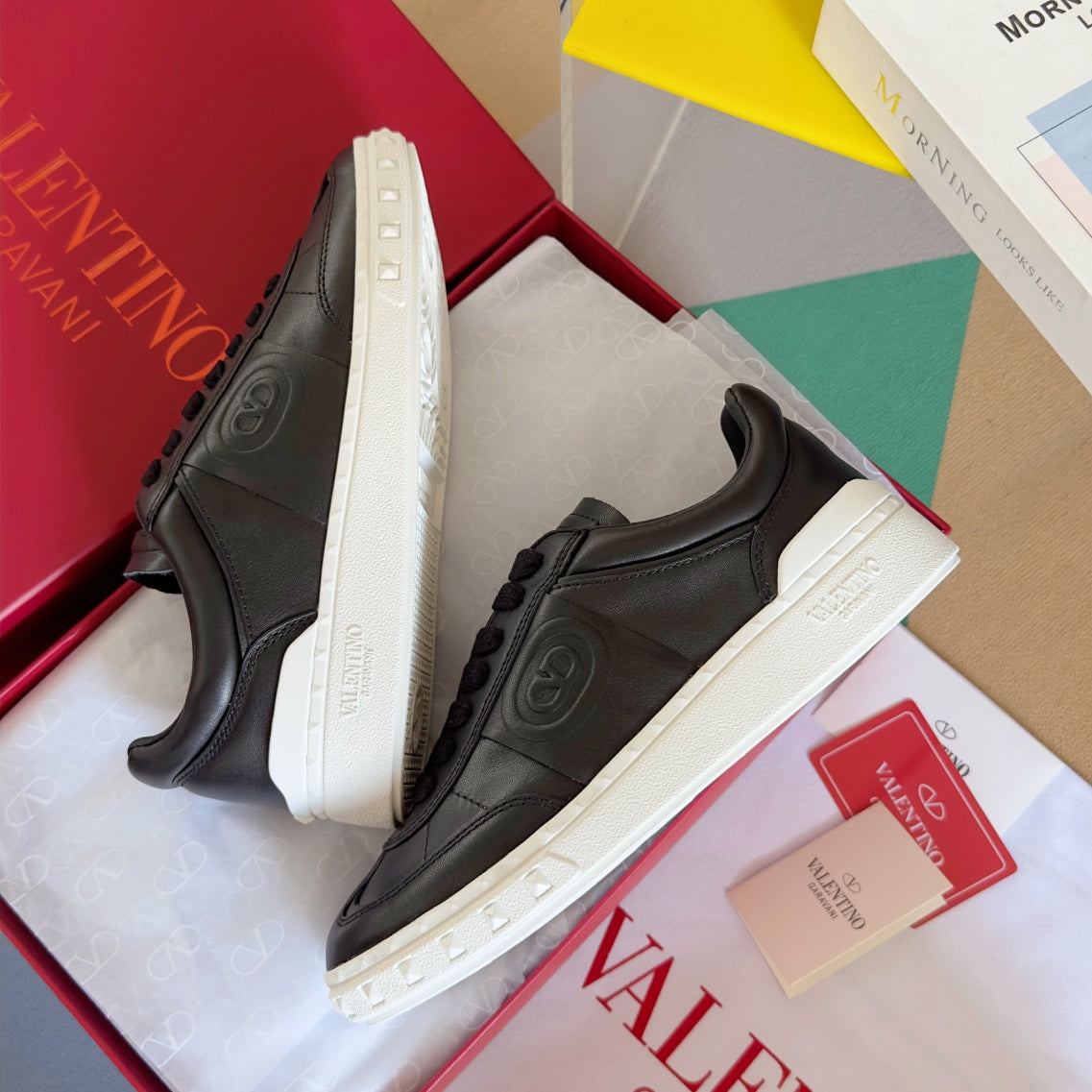 UPVILLAGE LOW TOP IN BLACK NAPPA LEATHER SNEAKER