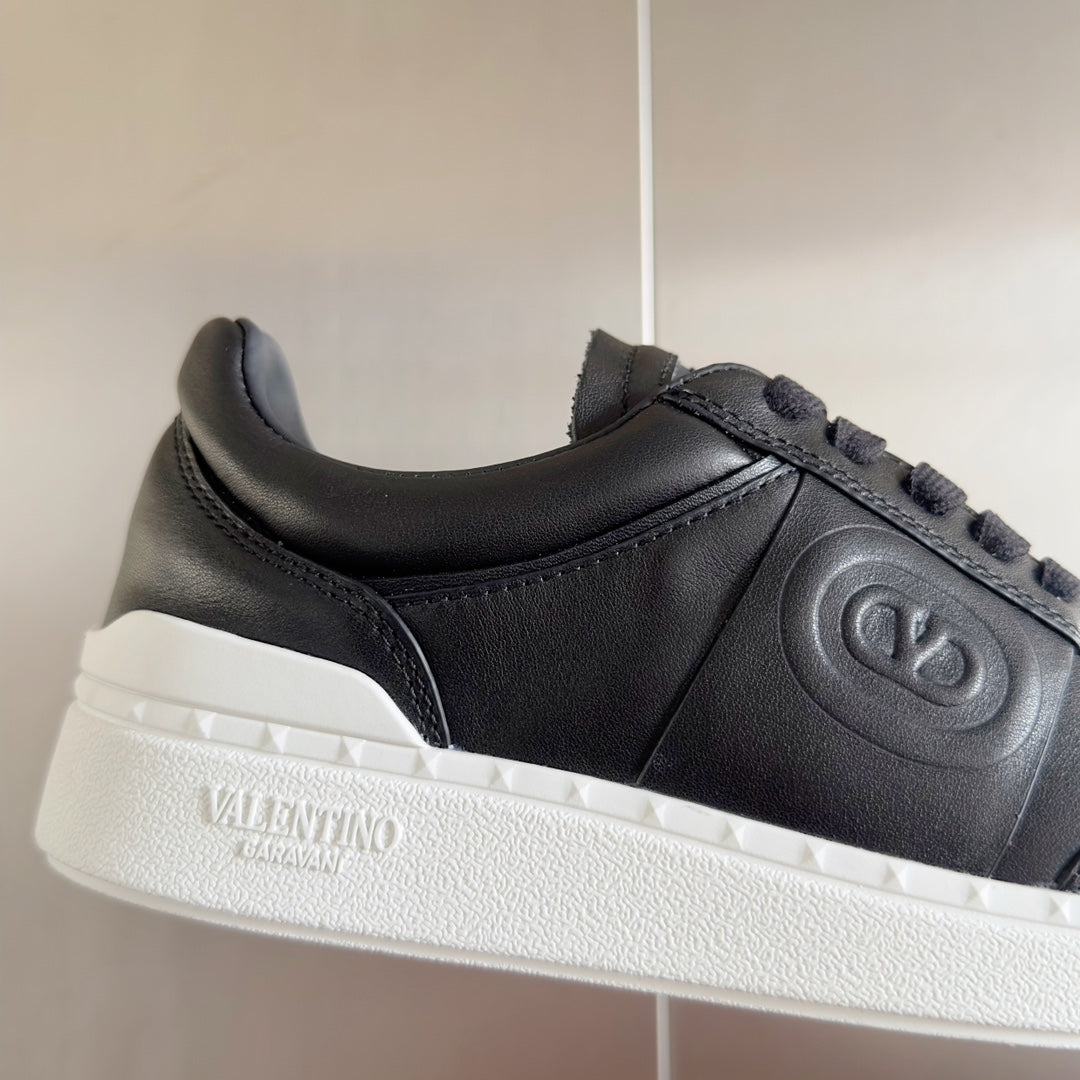 UPVILLAGE LOW TOP IN BLACK NAPPA LEATHER SNEAKER