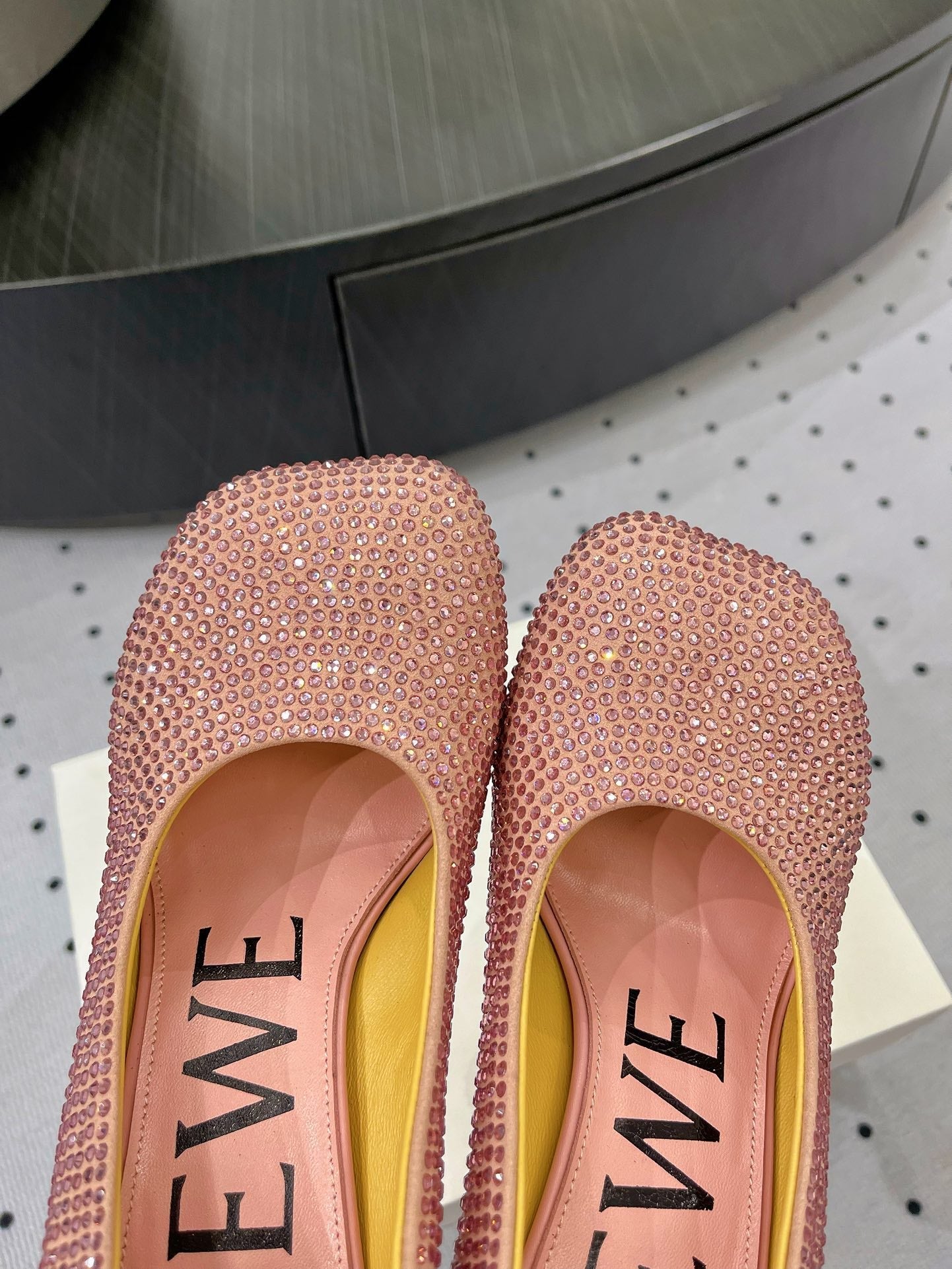 Loew pump 100 in suede and allover rhinestones pink