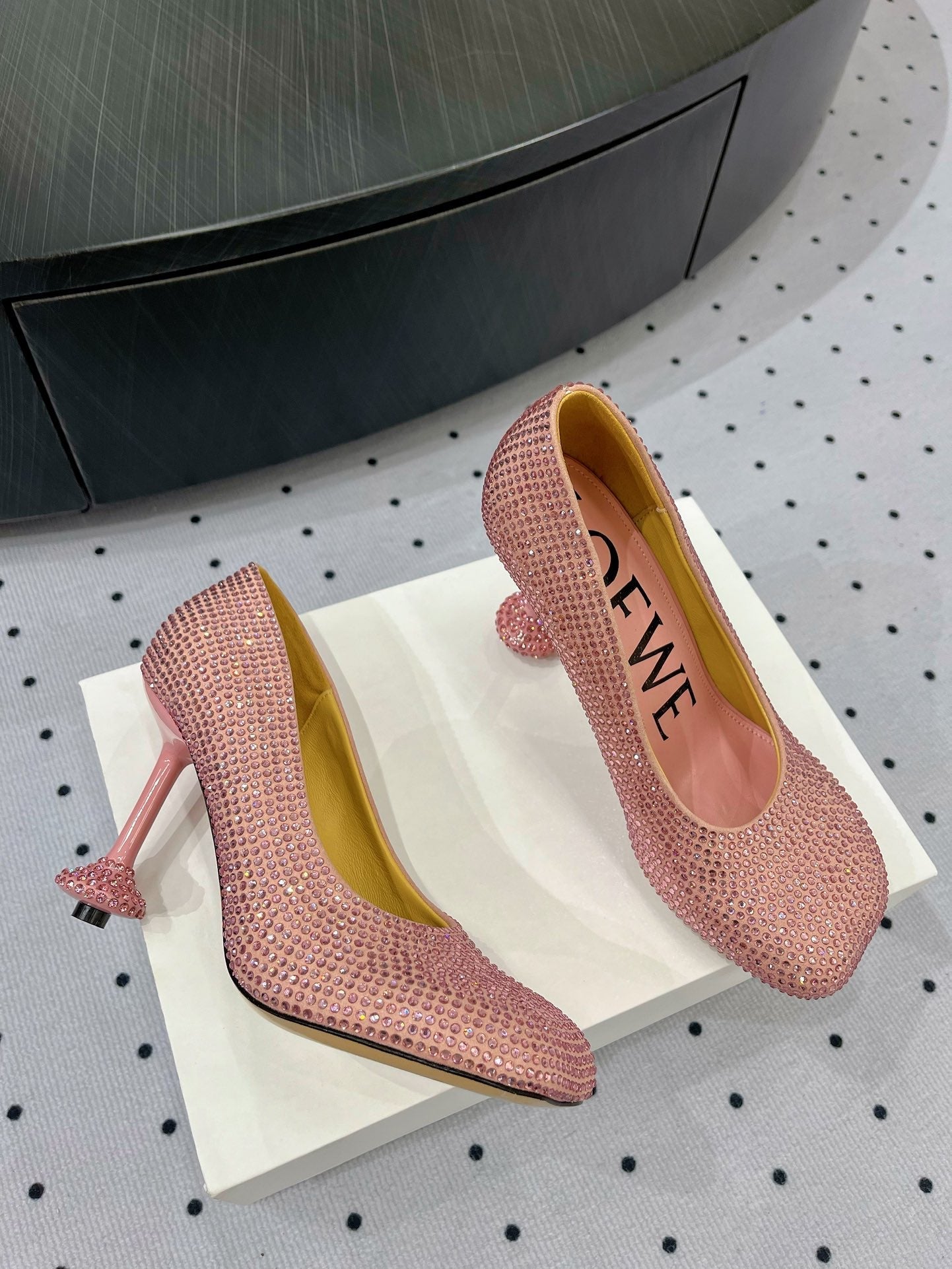 Loew pump 100 in suede and allover rhinestones pink