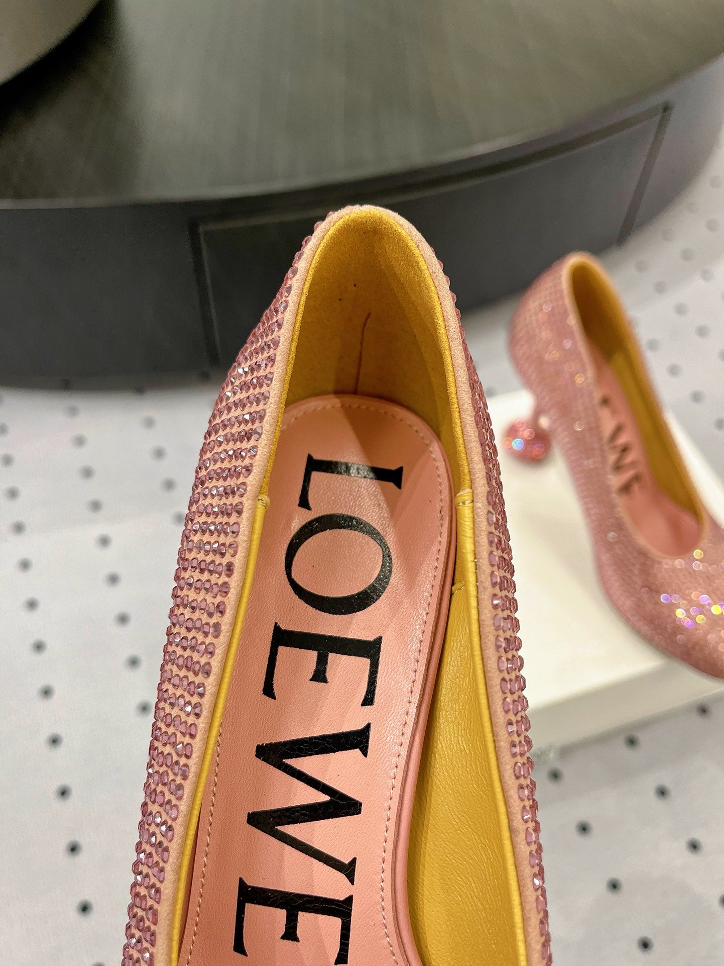 Loew pump 100 in suede and allover rhinestones pink