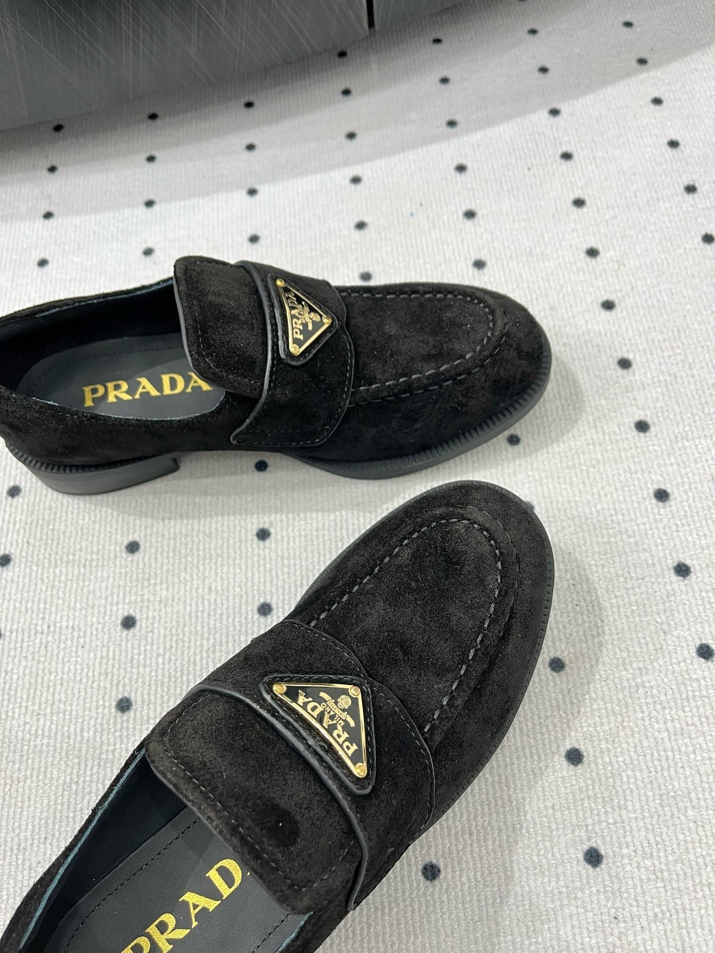 TRIANGLE LOGO LOAFER IN BLACK SUEDE