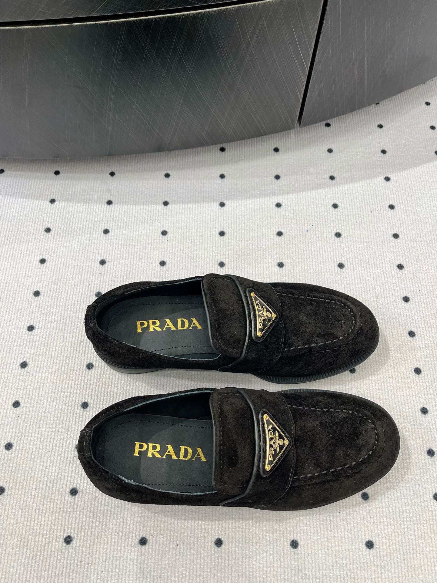 TRIANGLE LOGO LOAFER IN BLACK SUEDE