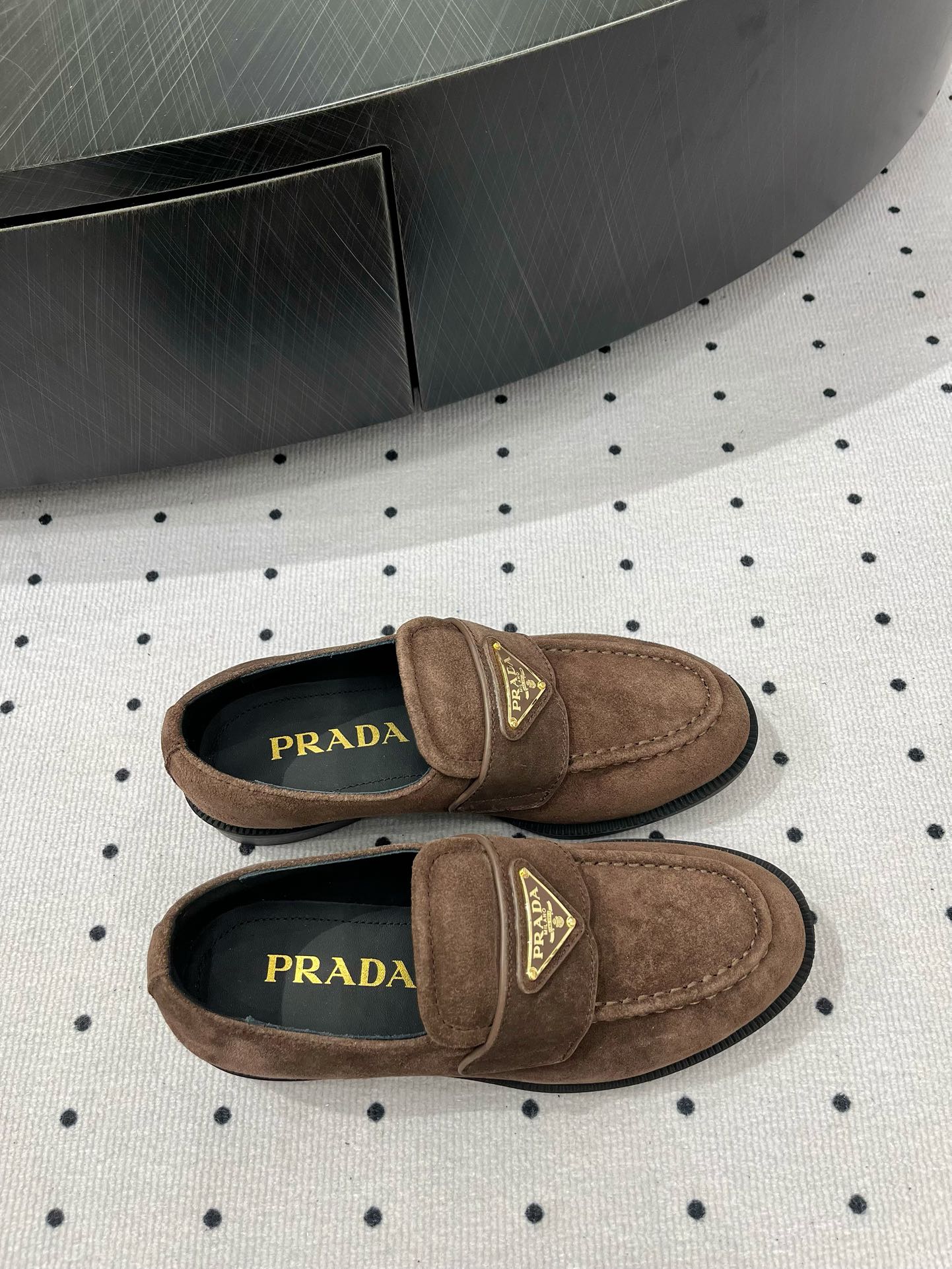 TRIANGLE LOGO LOAFER IN WOOD BROWN SUEDE