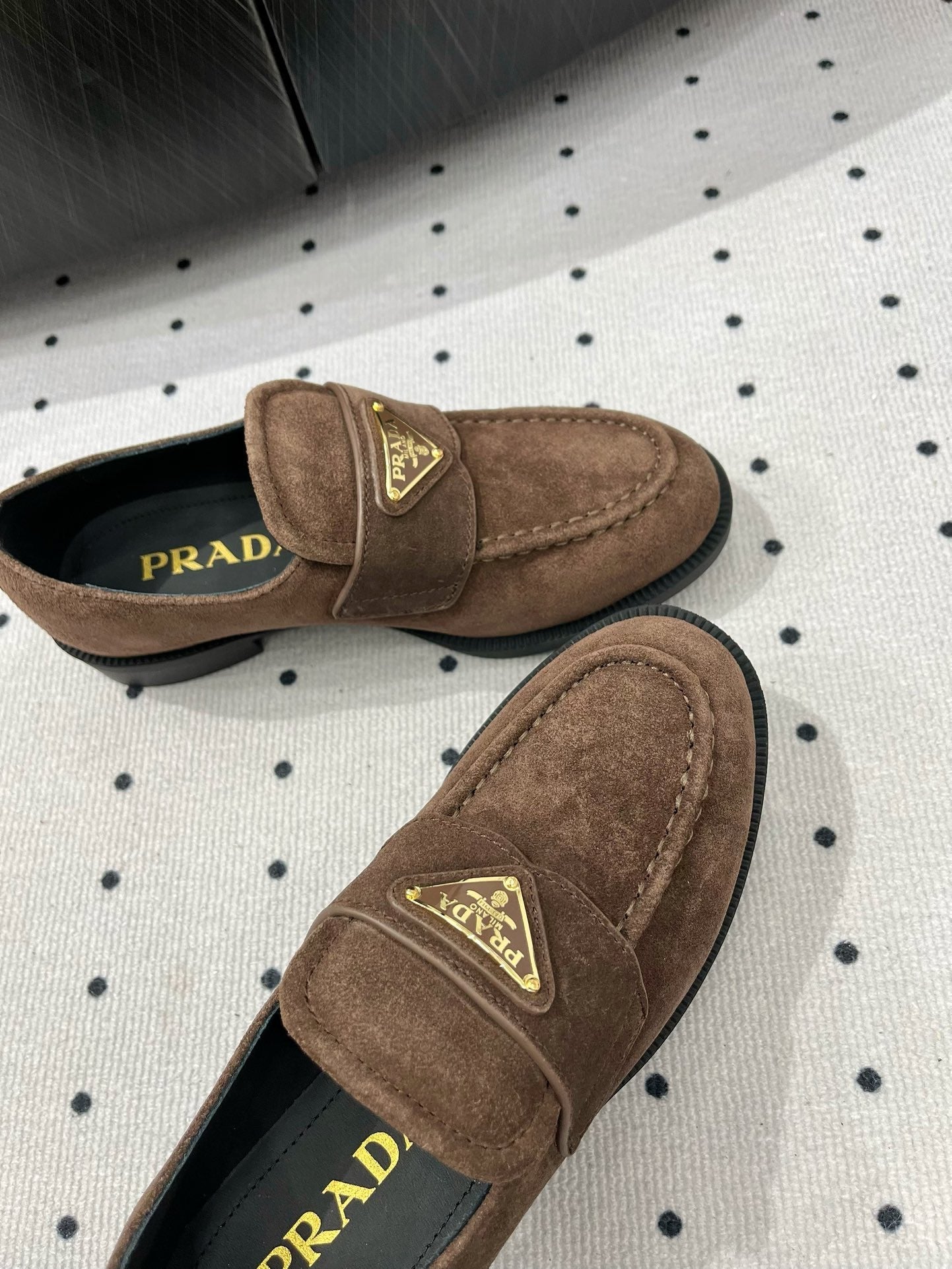 TRIANGLE LOGO LOAFER IN WOOD BROWN SUEDE