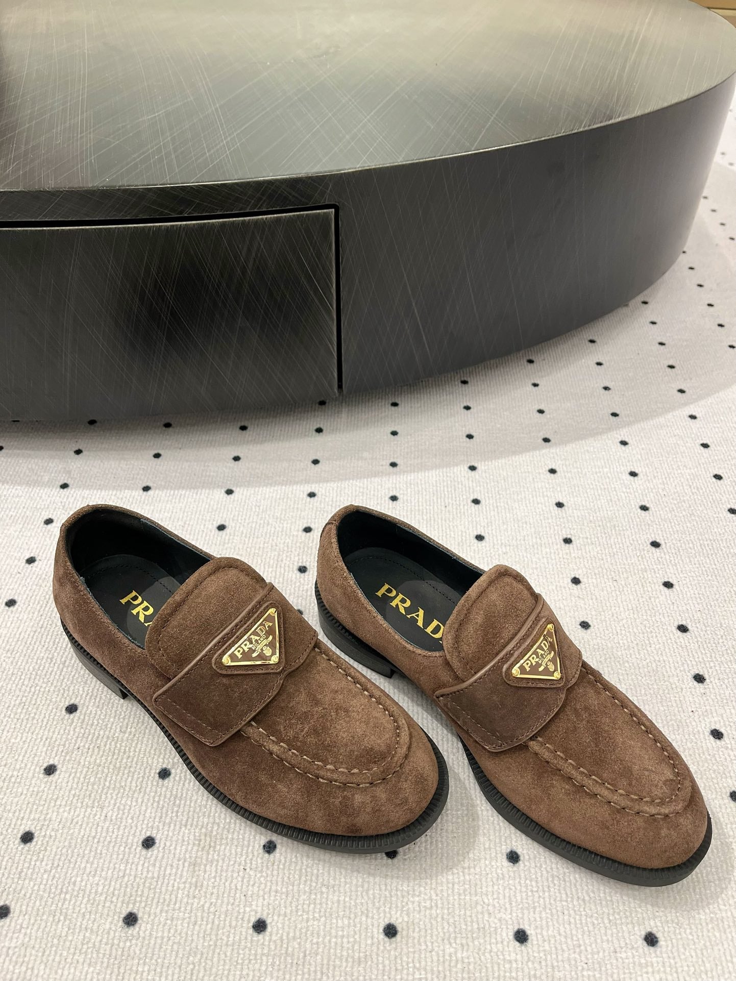 TRIANGLE LOGO LOAFER IN WOOD BROWN SUEDE