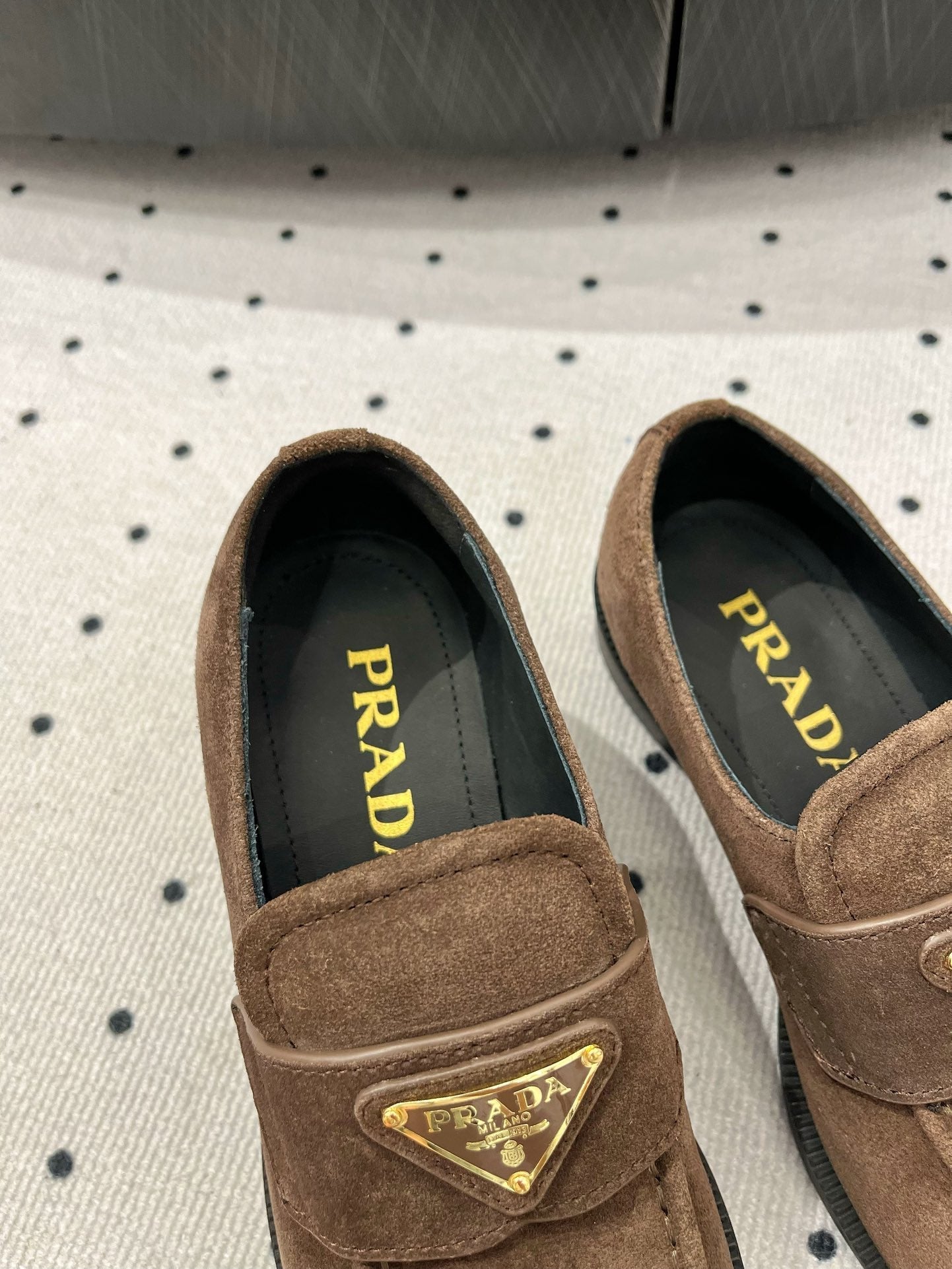 TRIANGLE LOGO LOAFER IN WOOD BROWN SUEDE