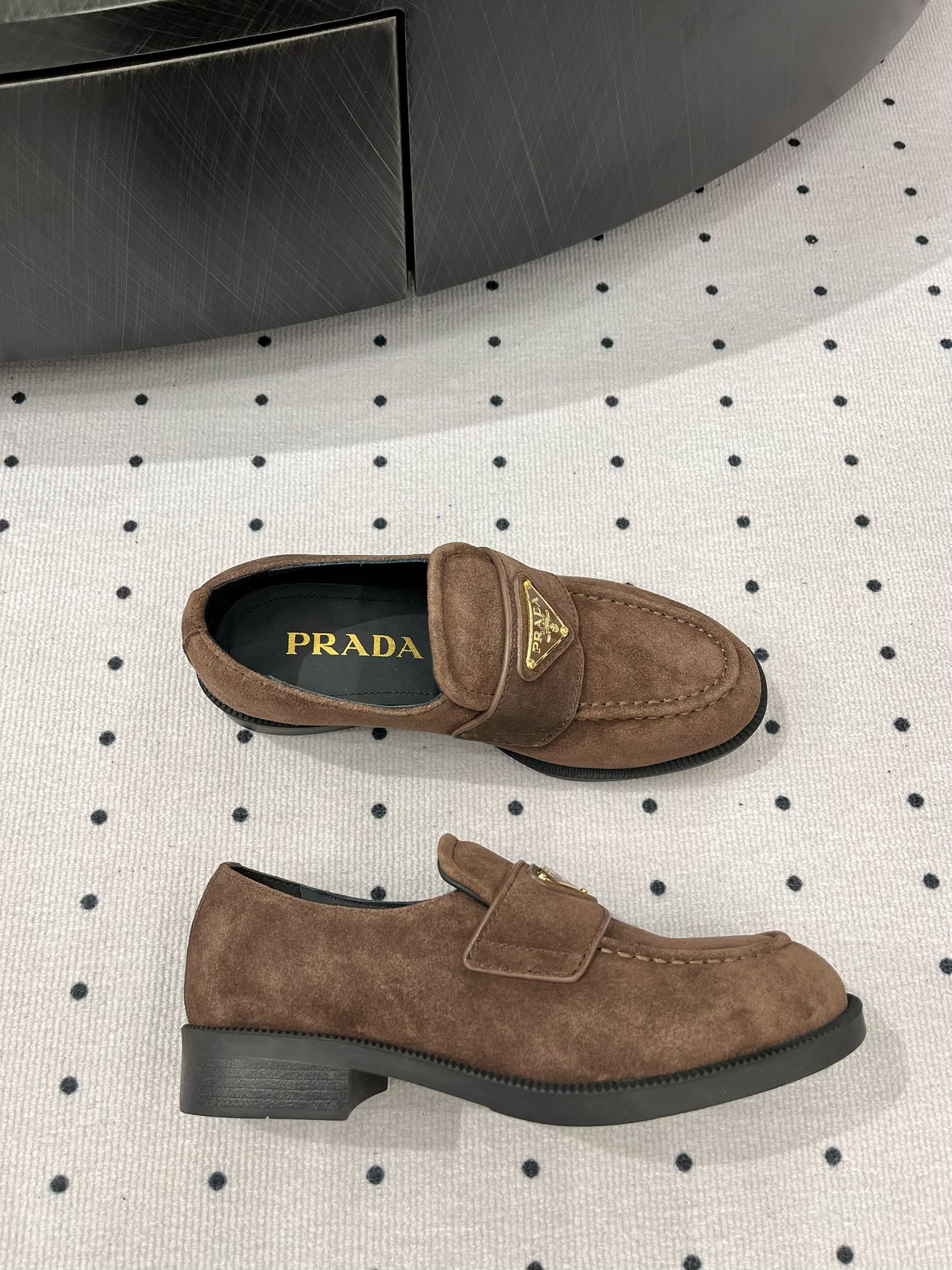 TRIANGLE LOGO LOAFER IN WOOD BROWN SUEDE