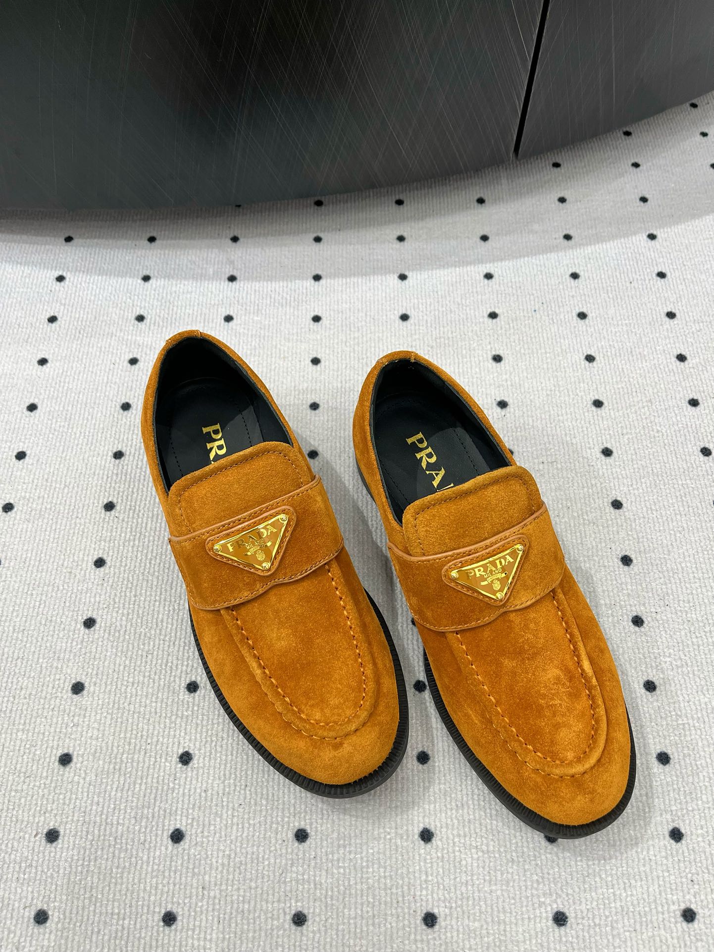 TRIANGLE LOGO LOAFER IN PERU BROWN SUEDE