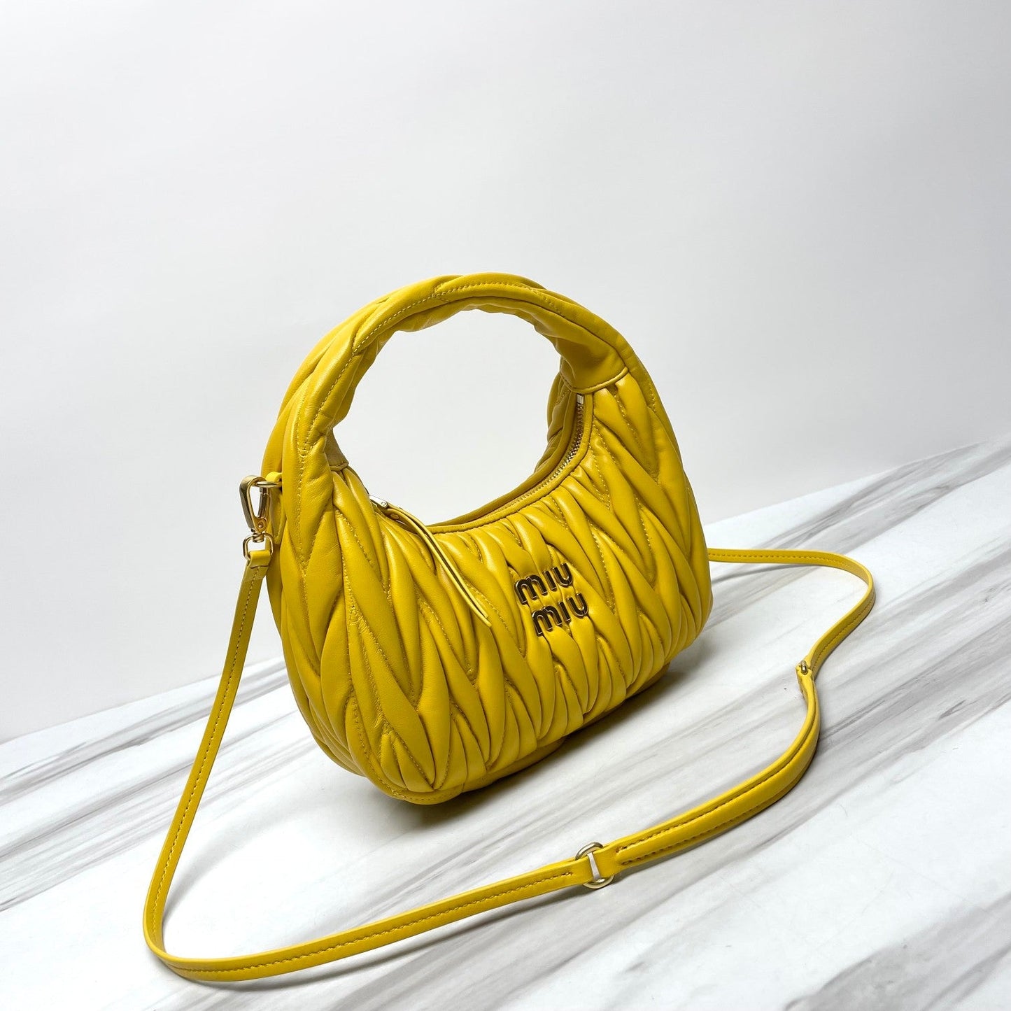 miuwander hobo 23 yellow matelasse leather