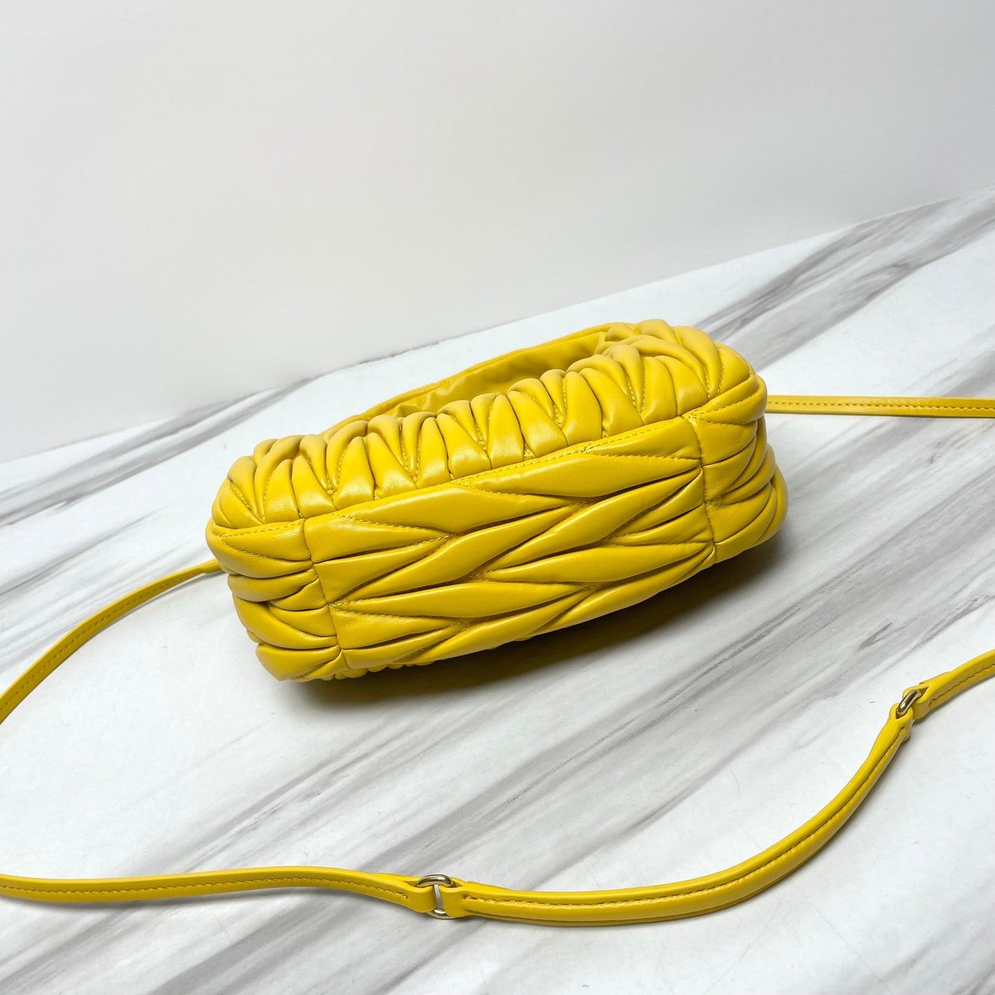 miuwander hobo 23 yellow matelasse leather