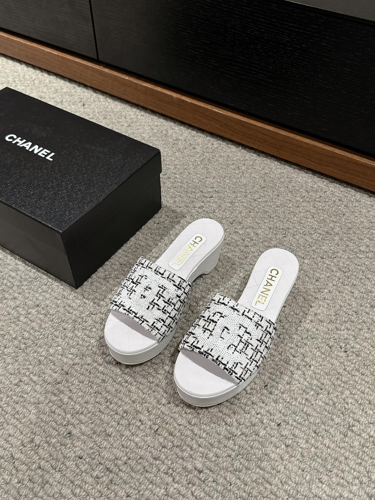 cc sandal 100 white black tweed sequin