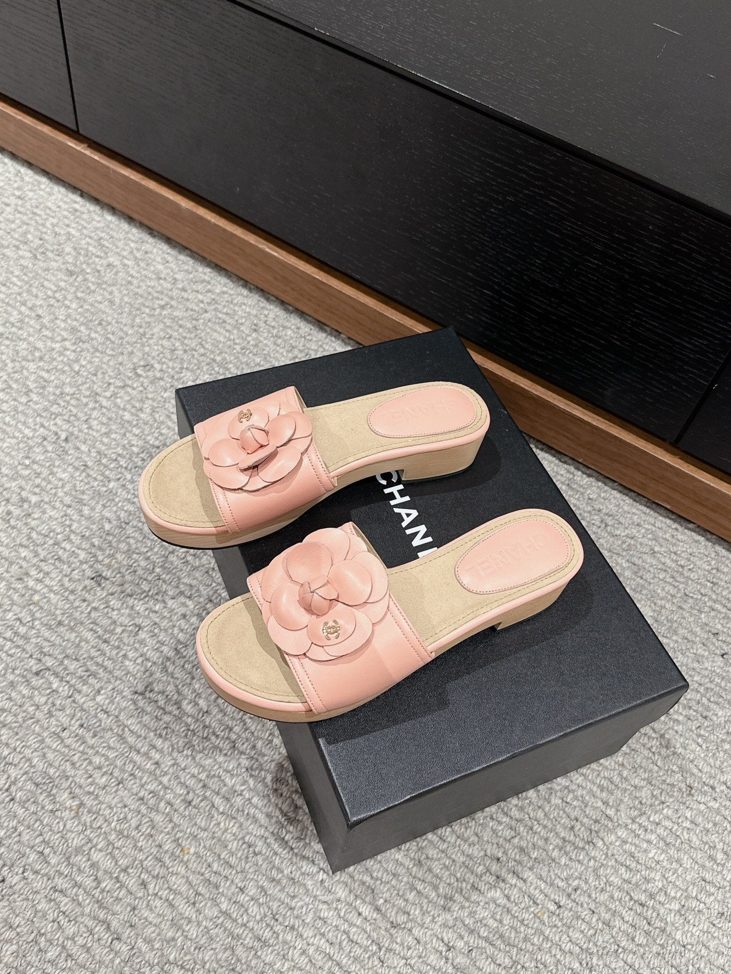 cc sandal flower pink calfskin