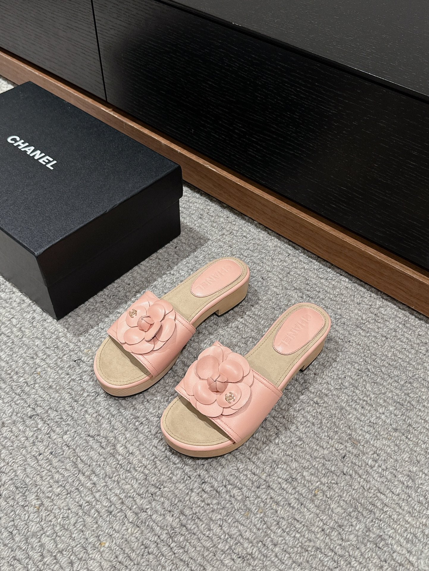 cc sandal flower pink calfskin