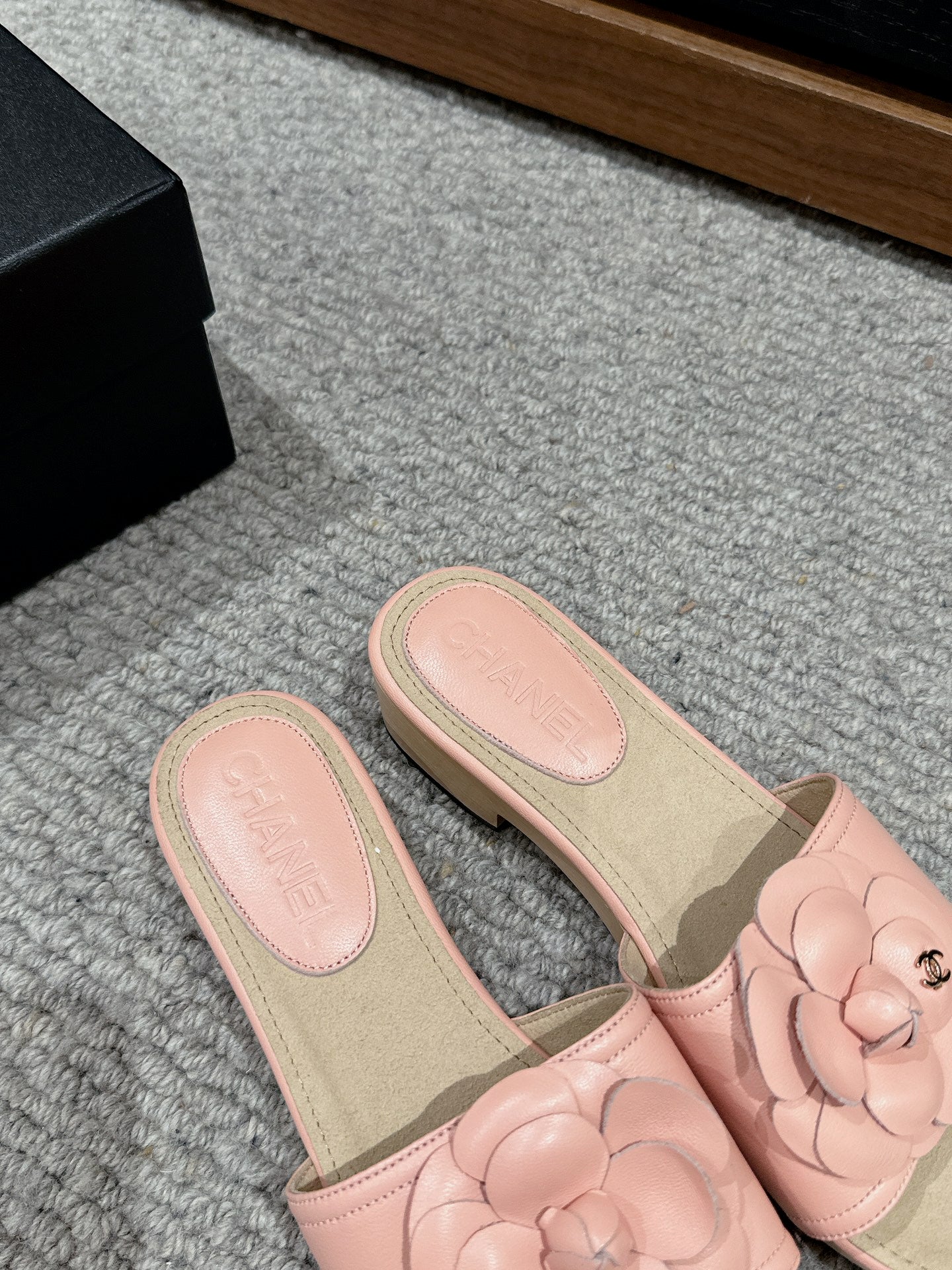 cc sandal flower pink calfskin