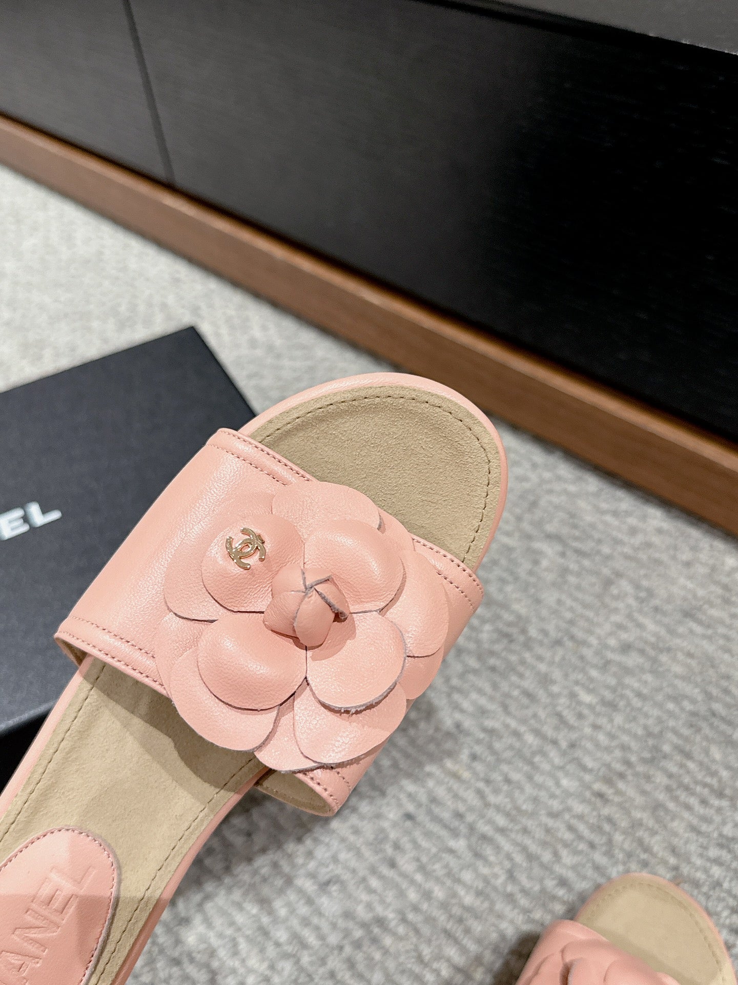 cc sandal flower pink calfskin