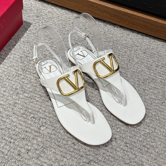 THONG SANDAL IN WHITE CALFSKIN WITH GOLD LOGO