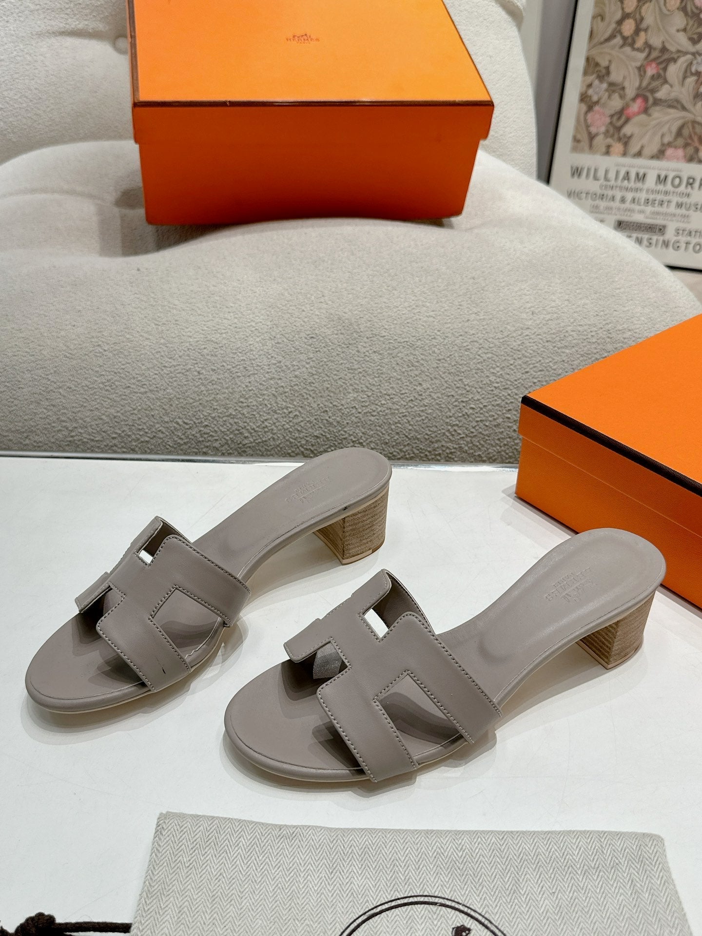 0ASIS SANDAL GRAY CALFSKIN CLASSIC