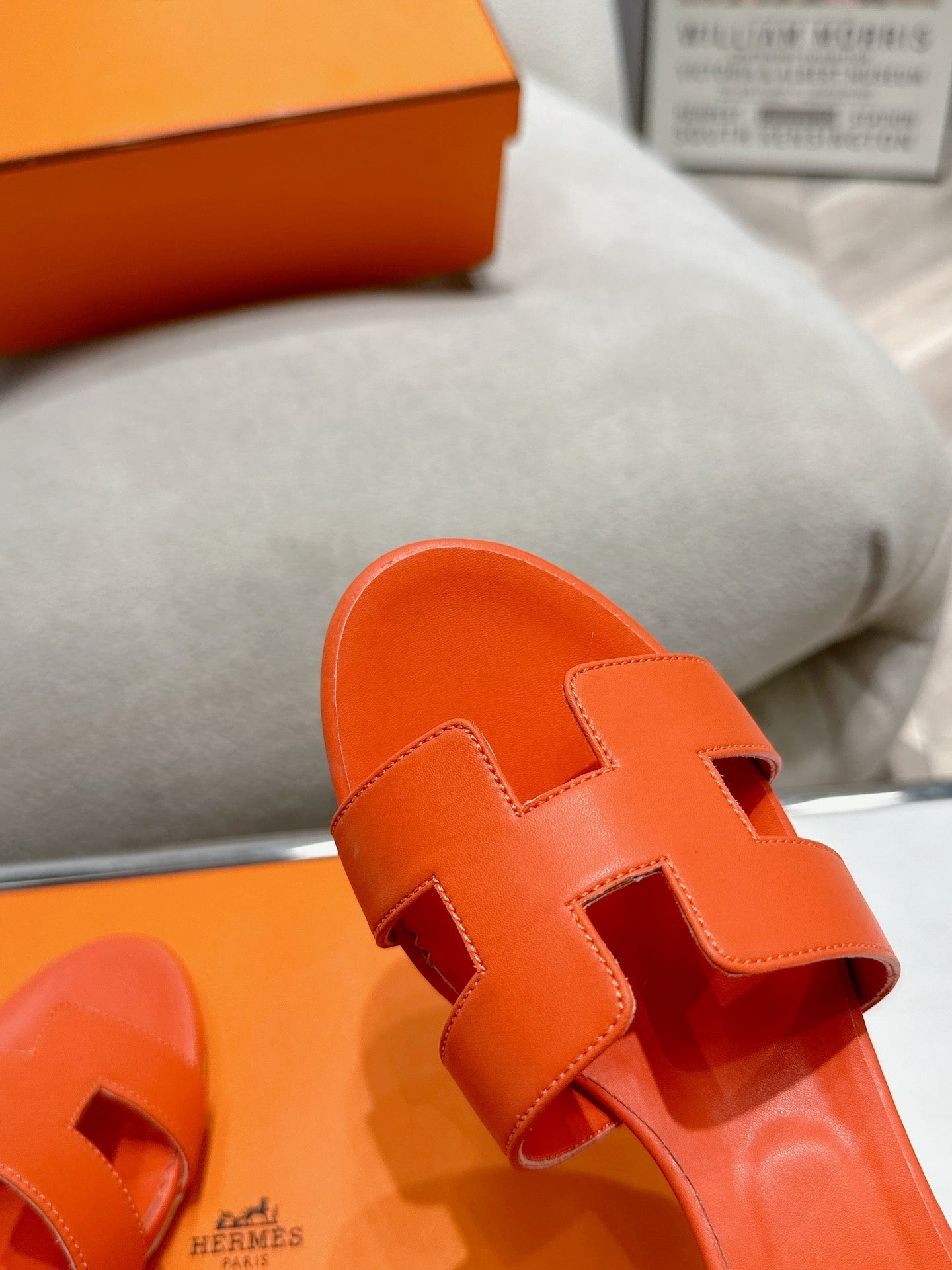 0ASIS SANDAL BRIGHT ORANGE CALFSKIN CLASSIC