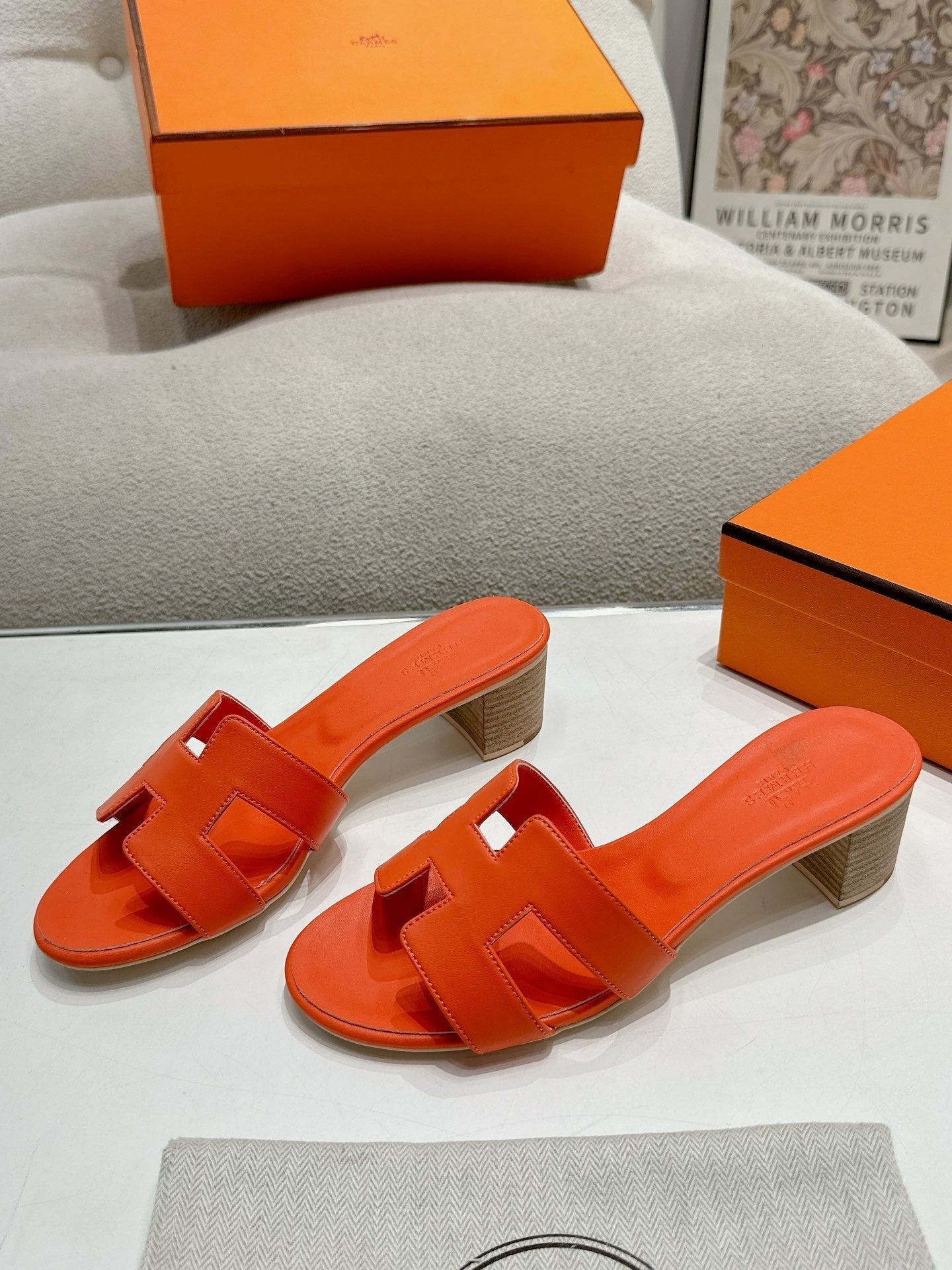 0ASIS SANDAL BRIGHT ORANGE CALFSKIN CLASSIC