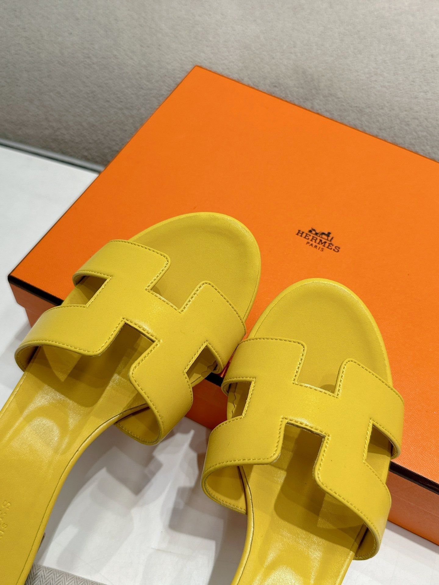 0ASIS SANDAL YELLOW CALFSKIN CLASSIC