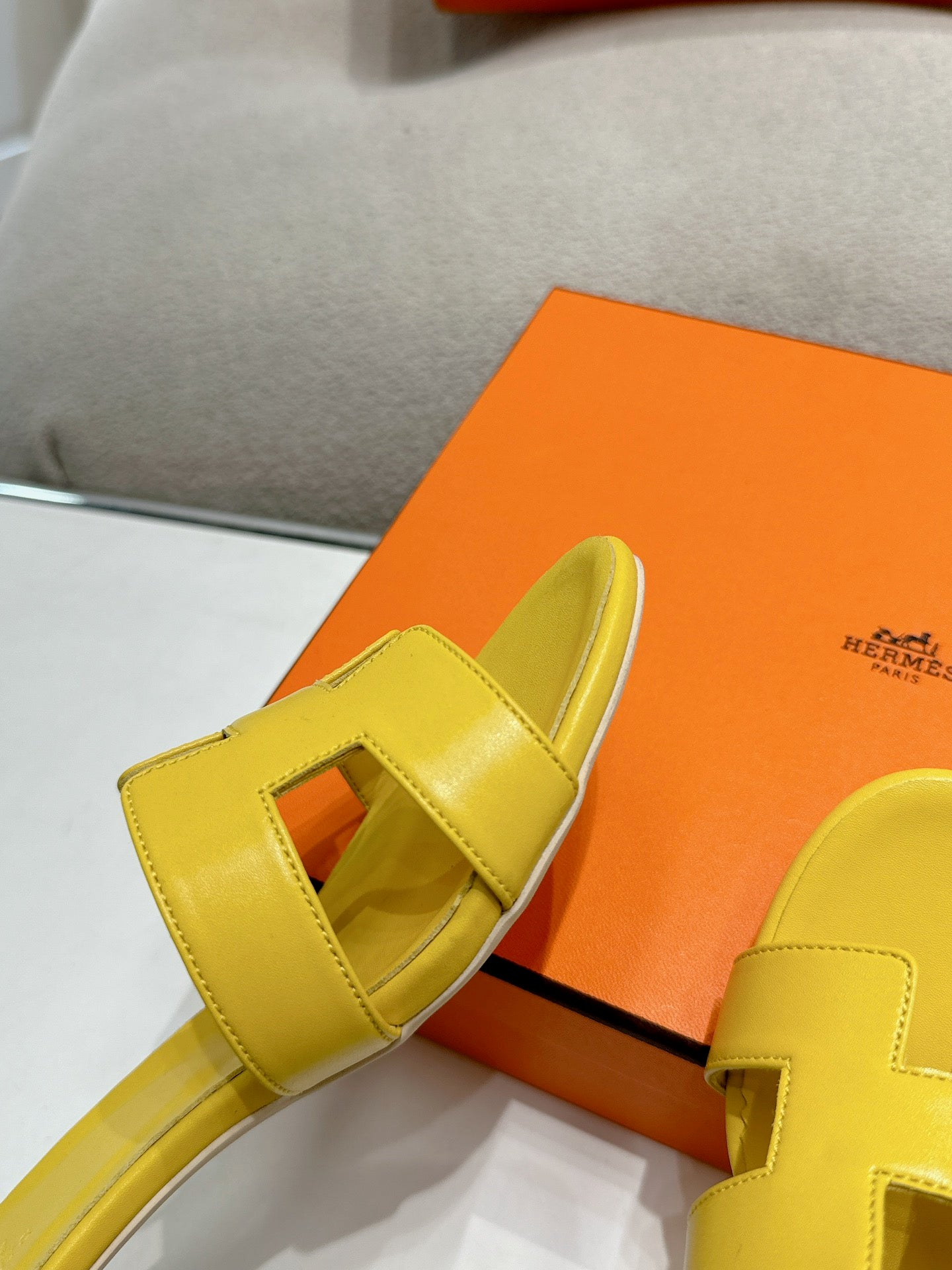 0ASIS SANDAL YELLOW CALFSKIN CLASSIC