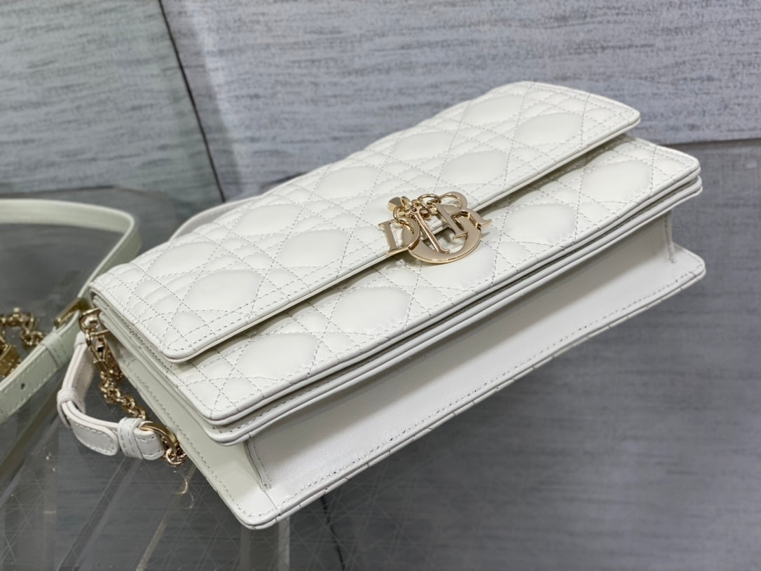 MISS CD TOP HANDLE 24CM WHITE LAMBSKIN