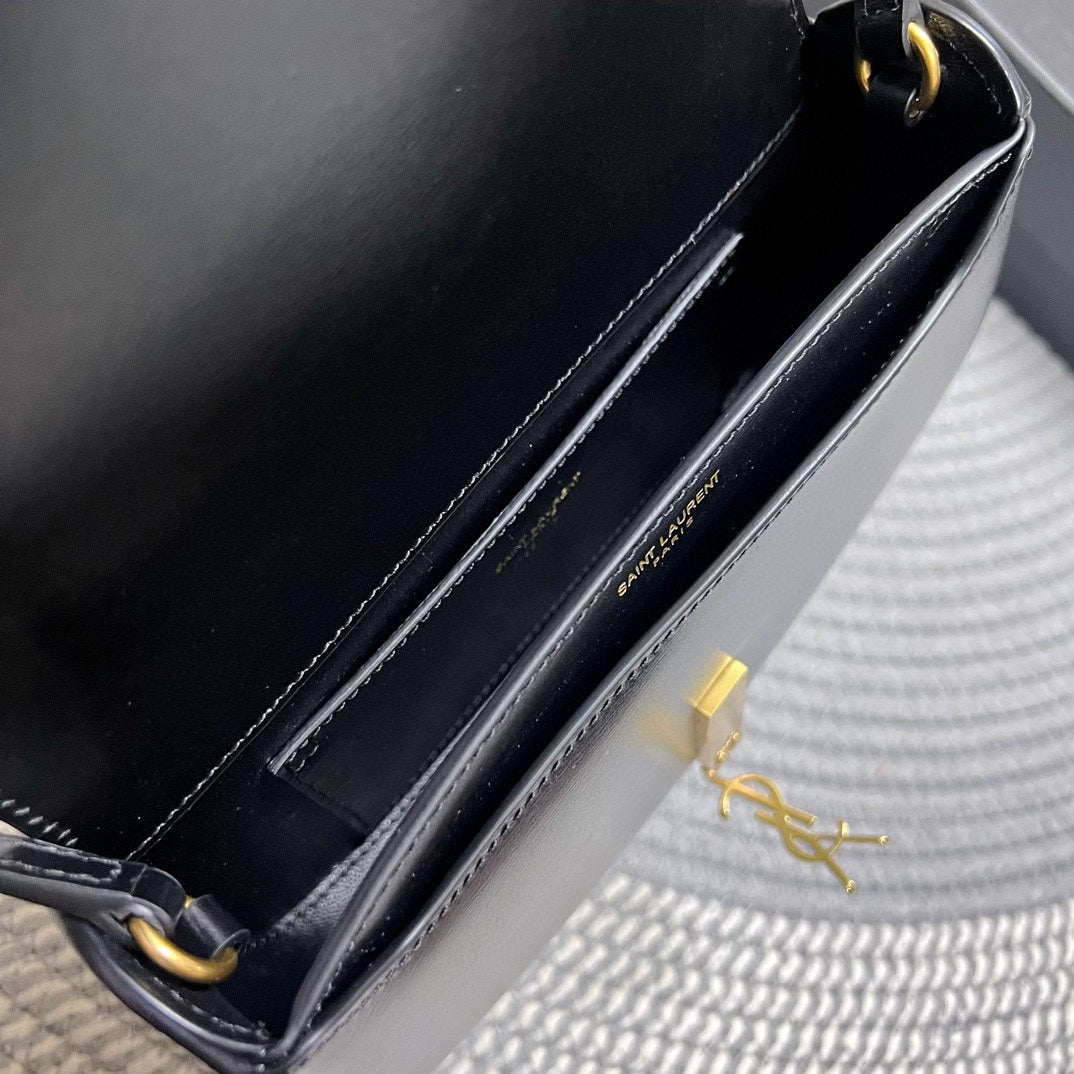 VOLTAIRE IN BOX 21 IN BLACK CALFSKIN GOLD LOGO